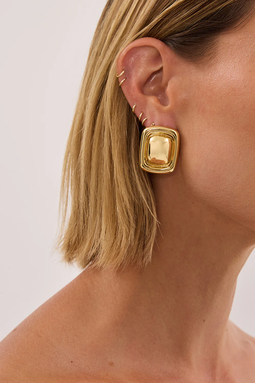 ANNA ROSSI GOLD ROME EARRING - Image 3