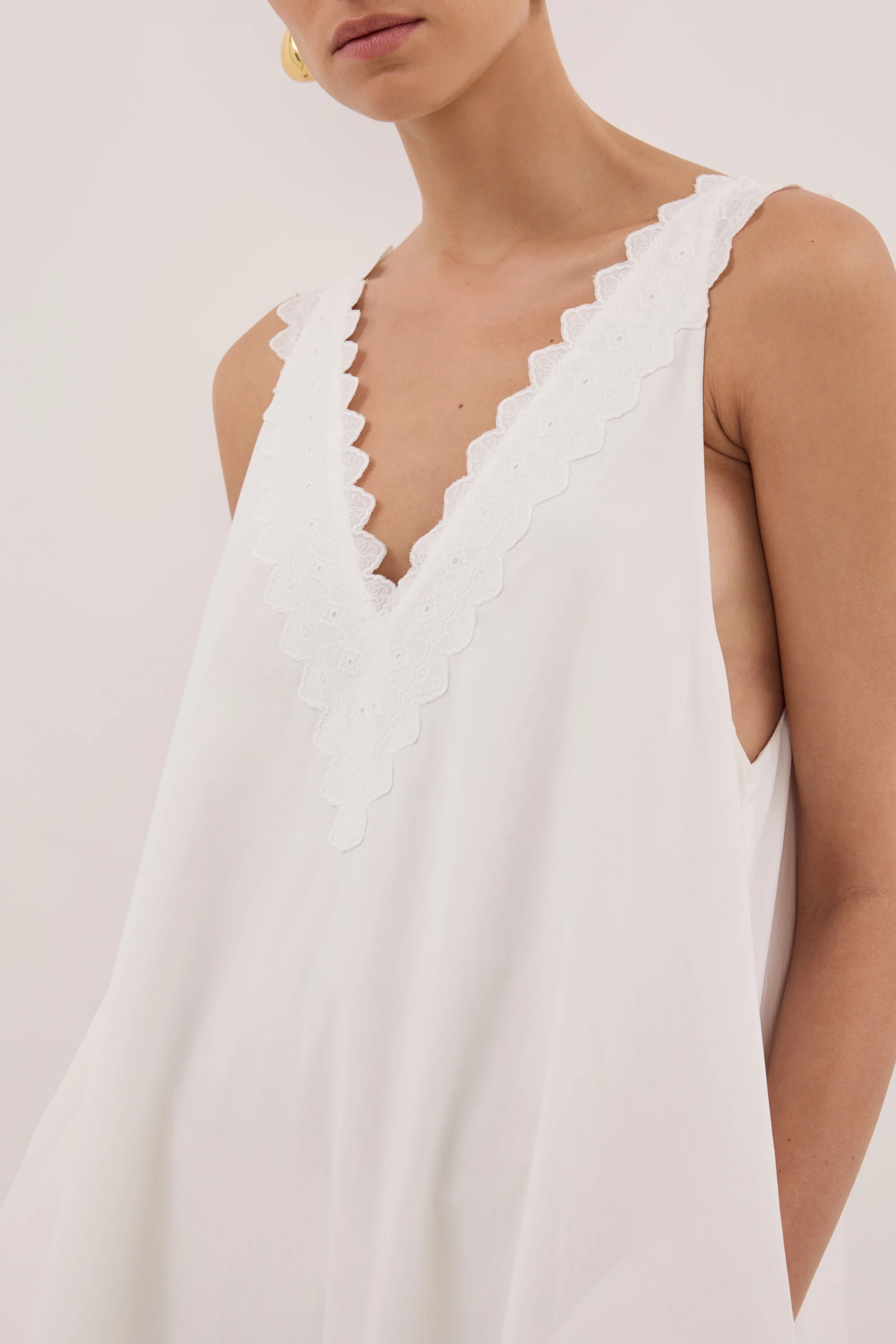 ANNABEL WHITE SLEEVELESS V NECK MIDI DRESS - Image 6