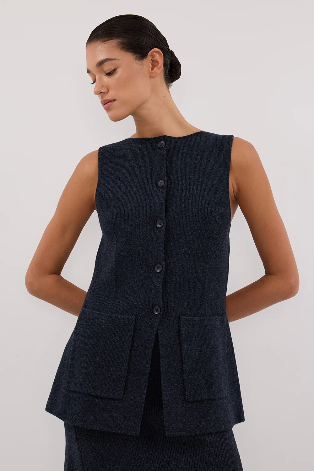 AVA INK LONGINE KNIT VEST - Image 6