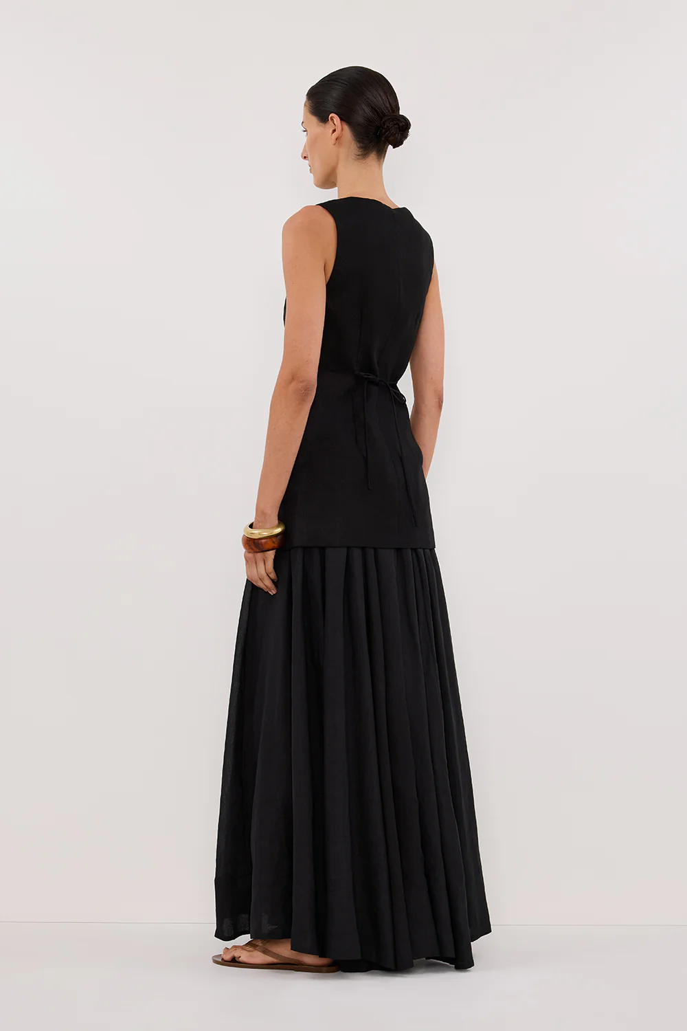 BAYLEE BLACK SLEEVELESS LINEN TOP - Image 4