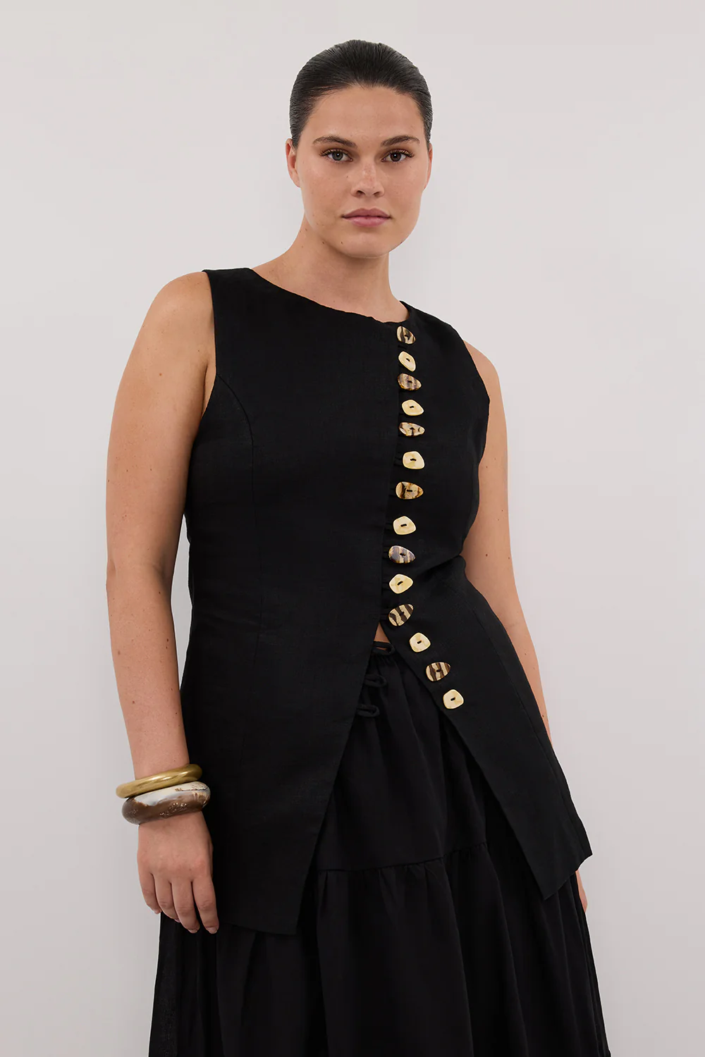 BAYLEE BLACK SLEEVELESS LINEN TOP - Image 7