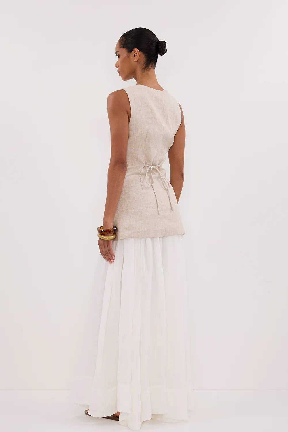 BAYLEE NATURAL SLEEVELESS LINEN TOP - Image 3