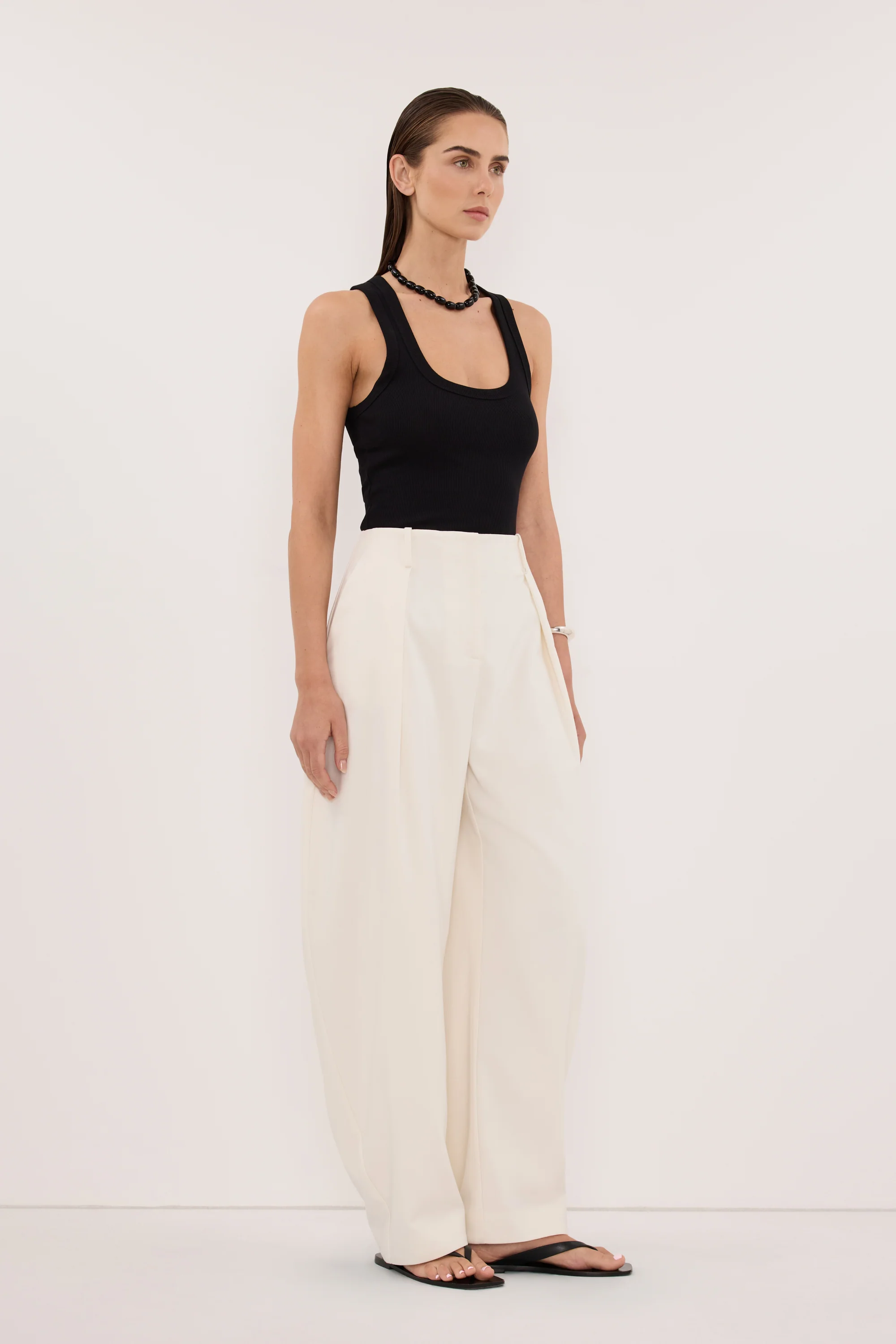 CLARA BLACK SCOOP NECK TANK TOP - Image 3