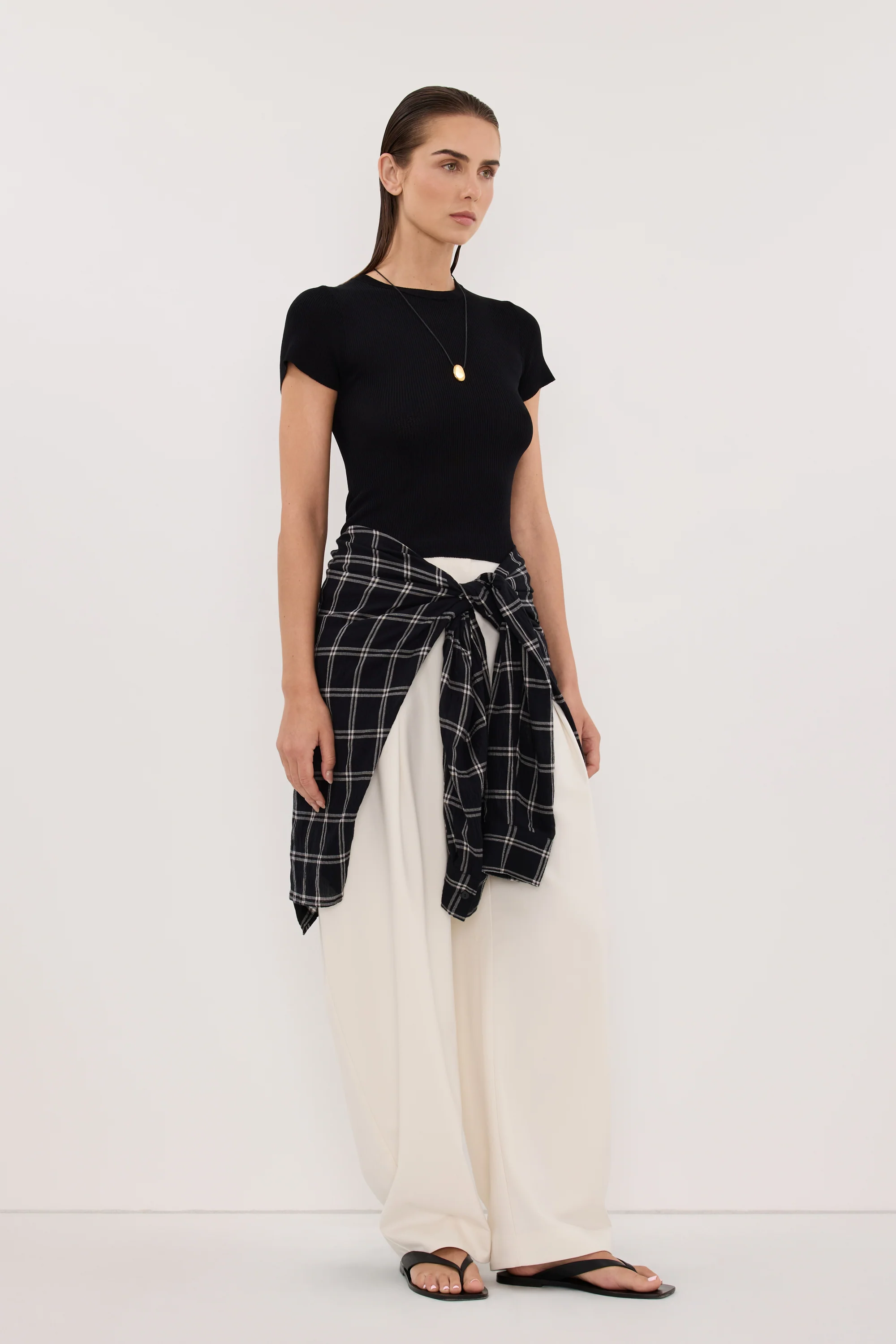 CLO BLACK RIBBED BABY TEE - Image 3