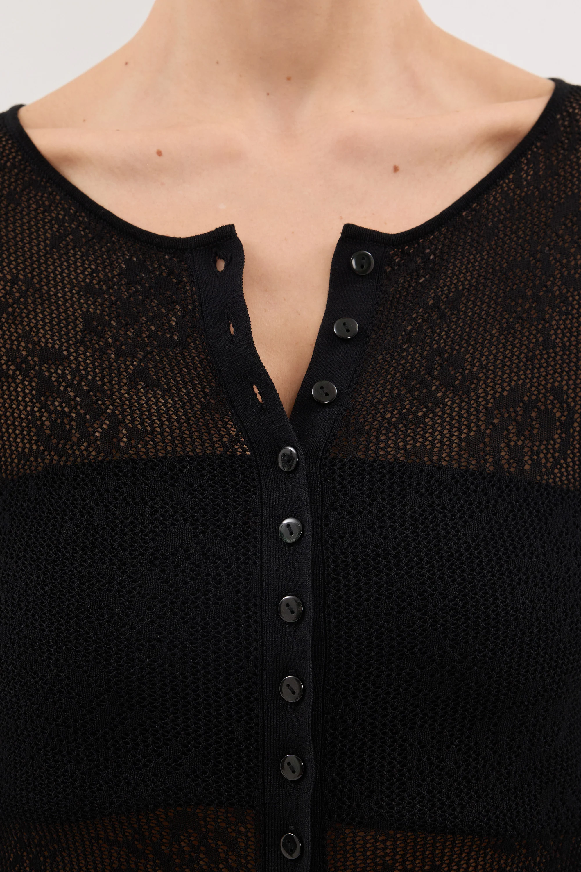 DELIA BLACK LACE BUTTON FRONT TOP - Image 5