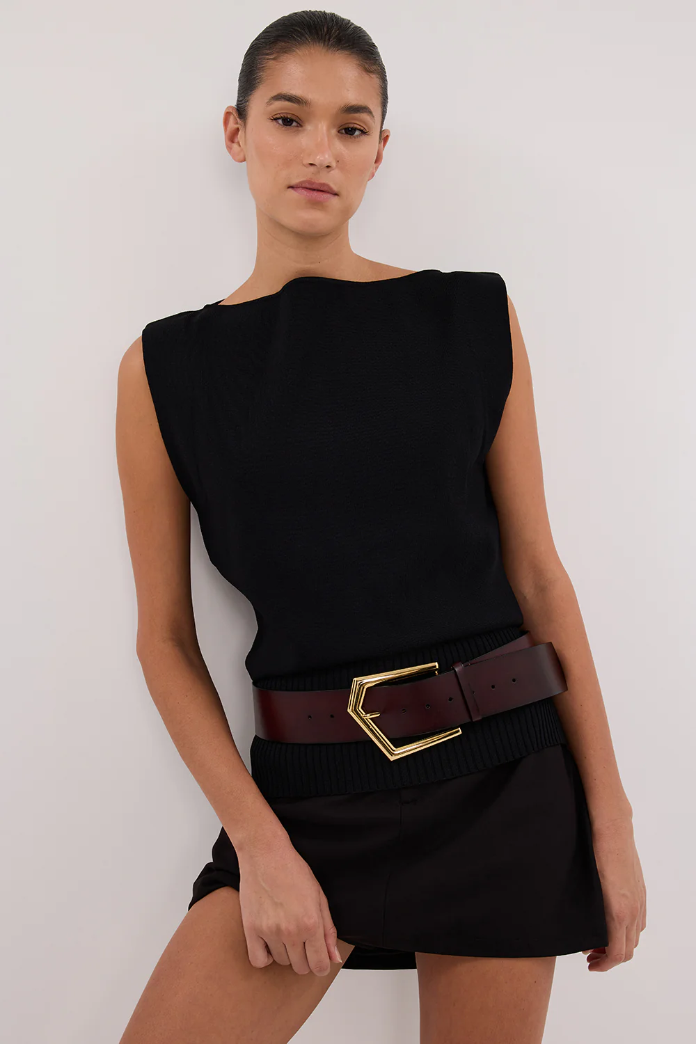 ELSA BLACK SLEEVELESS KNIT TOP - Image 2