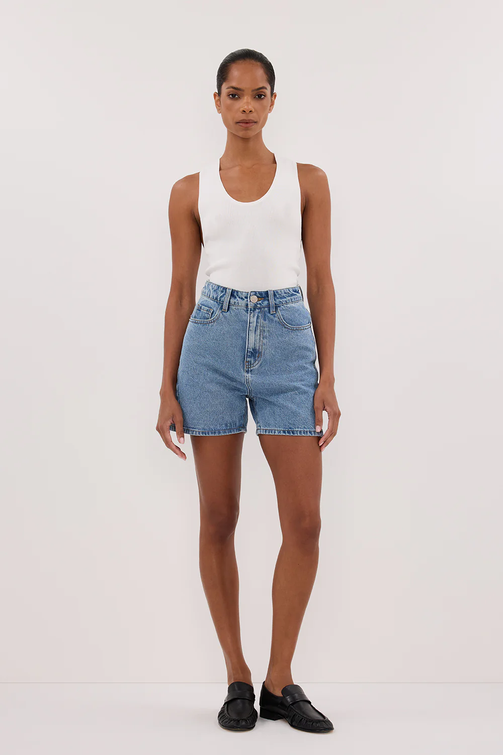 FINN MEDIUM BLUE DENIM SHORT - Image 6
