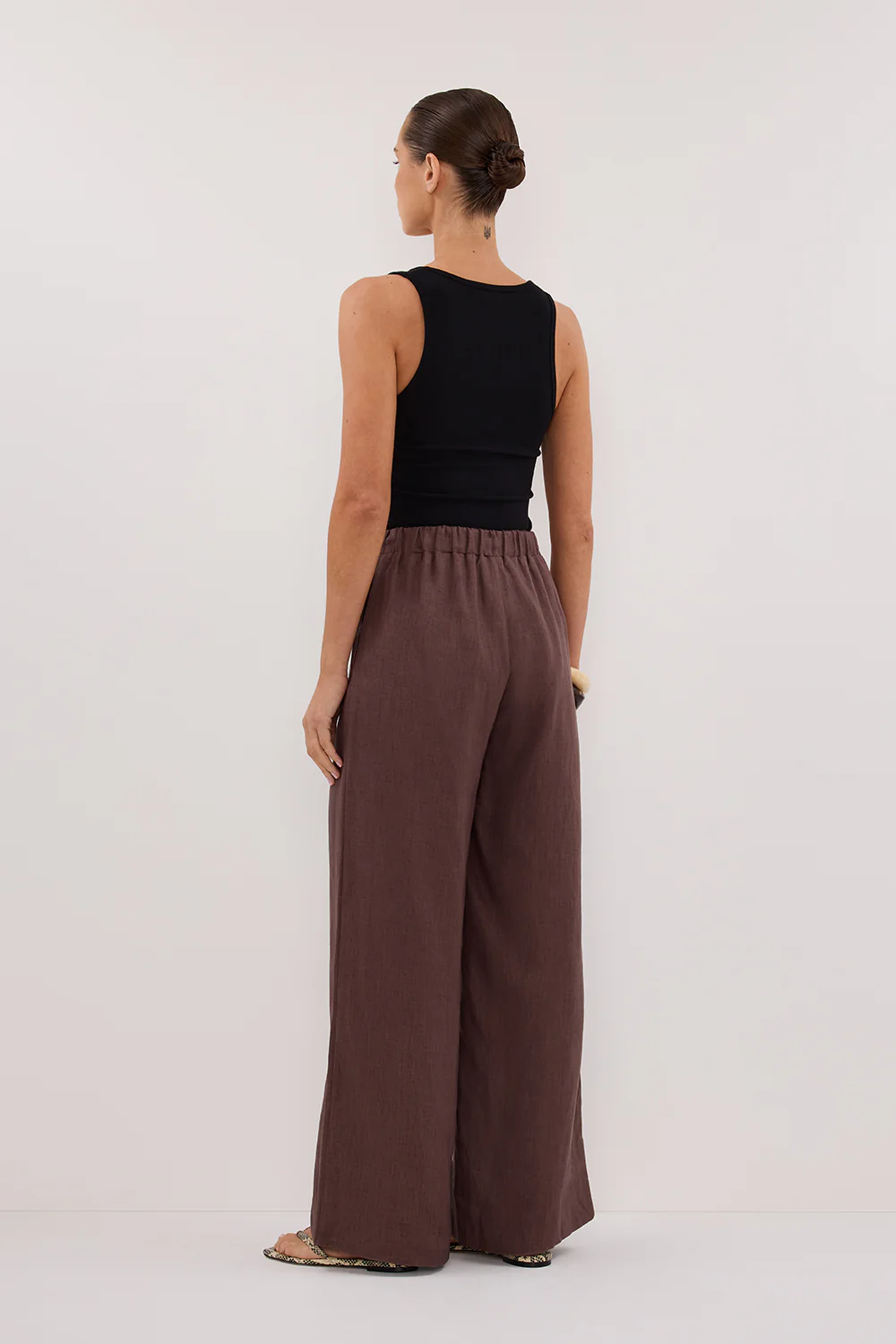 GINA CHOC LINEN ELASTIC WAIST PANT - Image 4