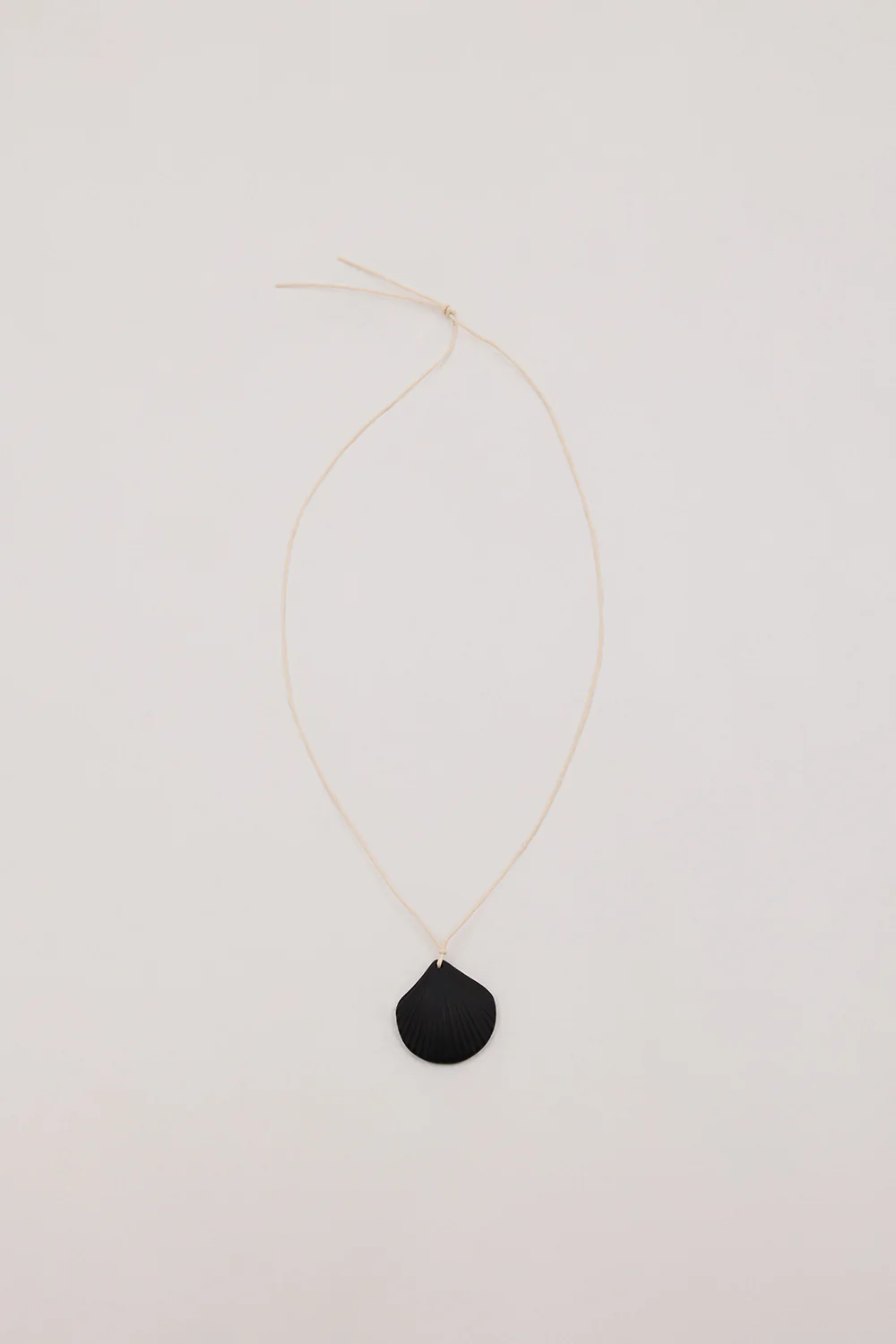 HEAVEN MAYHEM ASTER BLACK NECKLACE