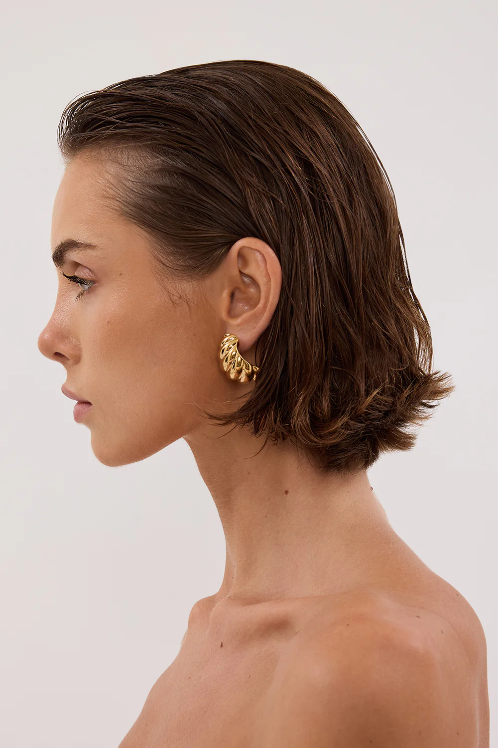 HEAVEN MAYHEM SHELL EARRING GOLD - Image 3