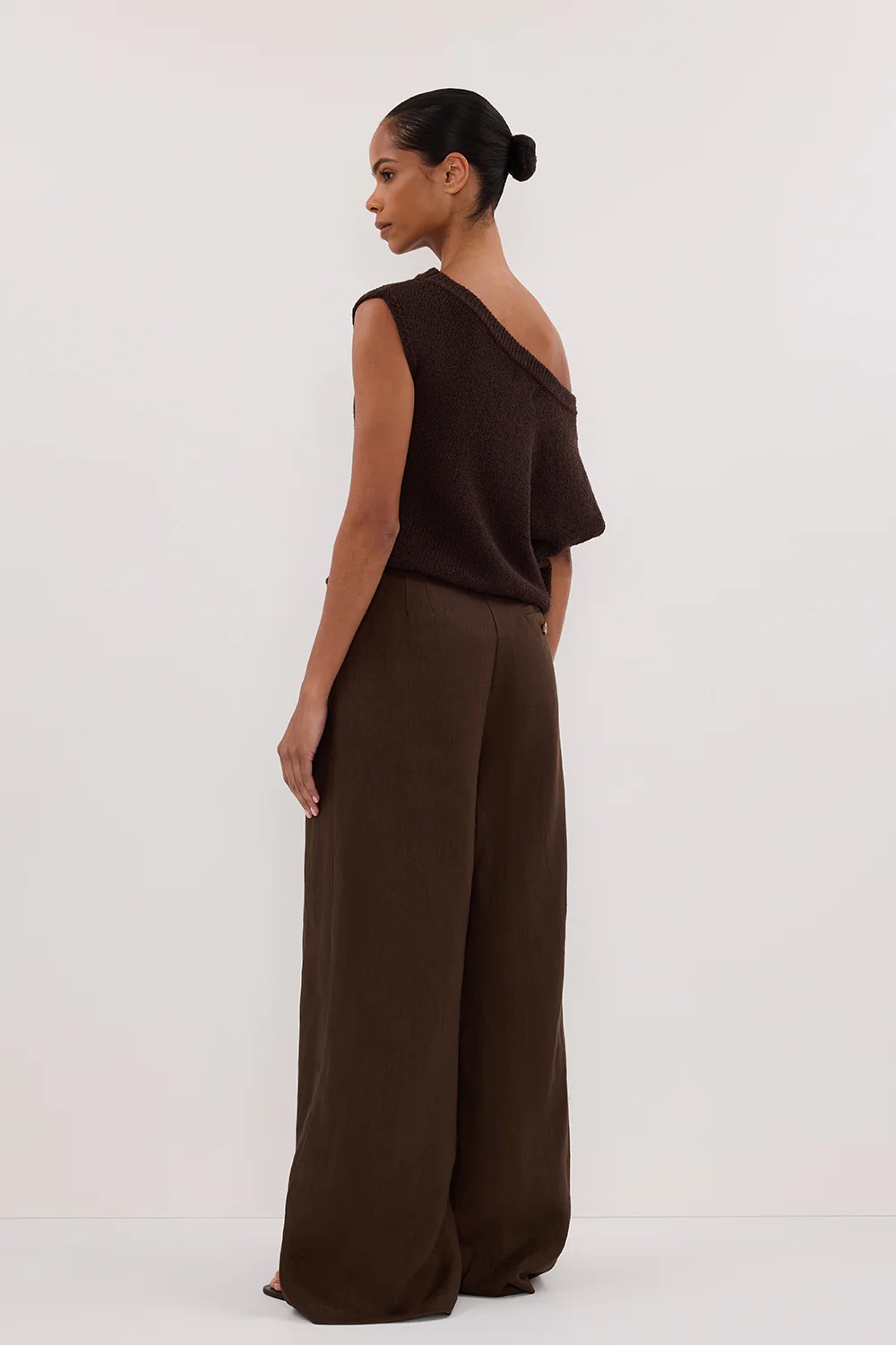 HOLDEN BITTER CHOC LINEN PANT - Image 4