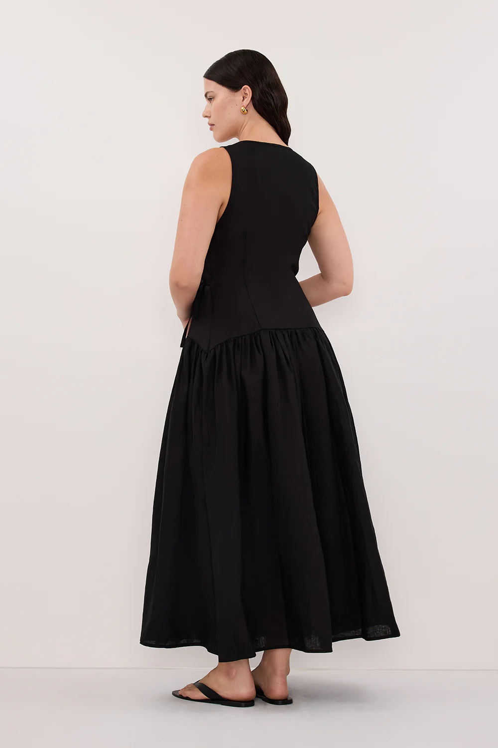 ILIO BLACK SLEEVELESS LINENÂ WRAP MIDI DRESS - Image 7