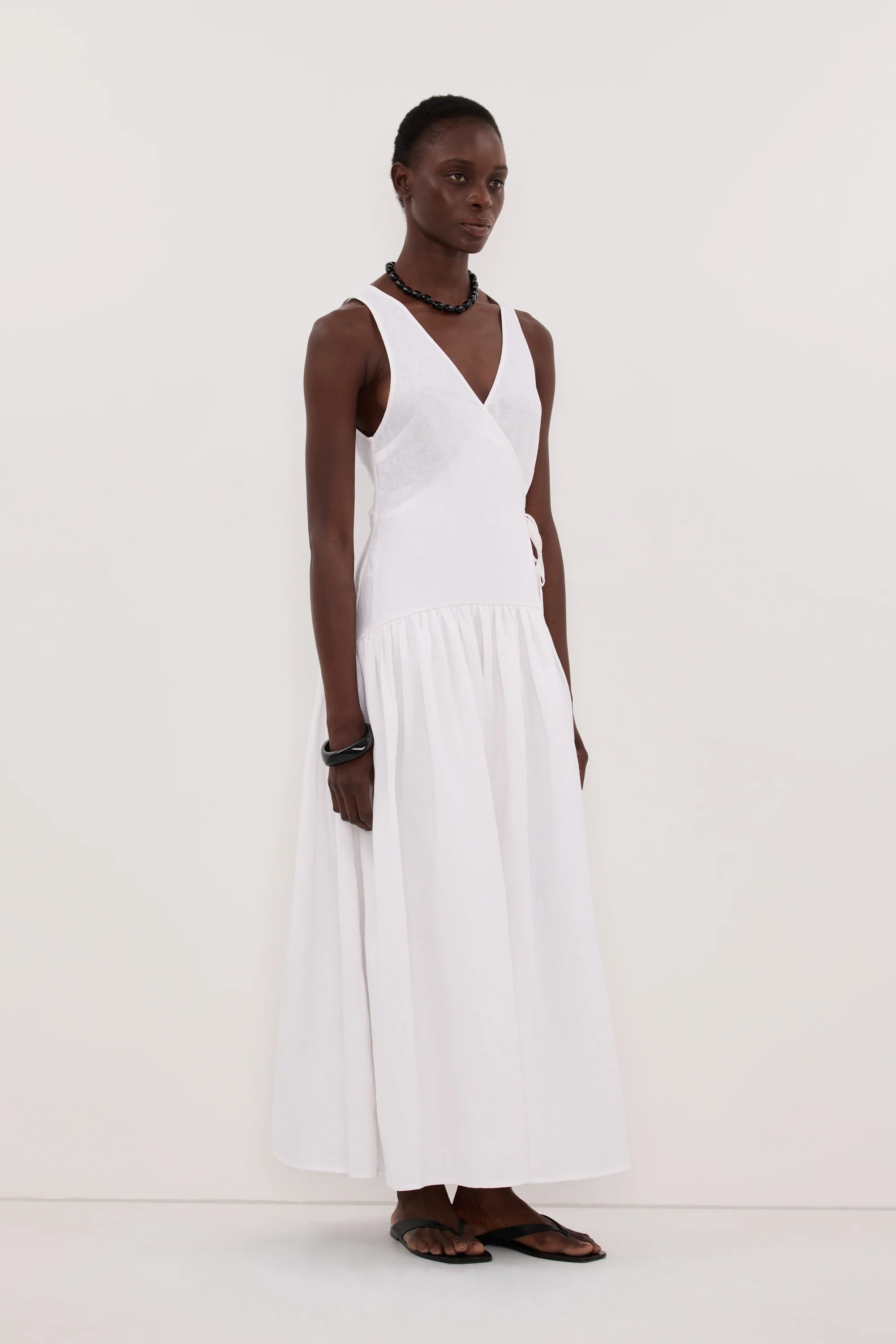 ILIO WHITE SLEEVELESS LINEN WRAP MIDI DRESS - Image 3
