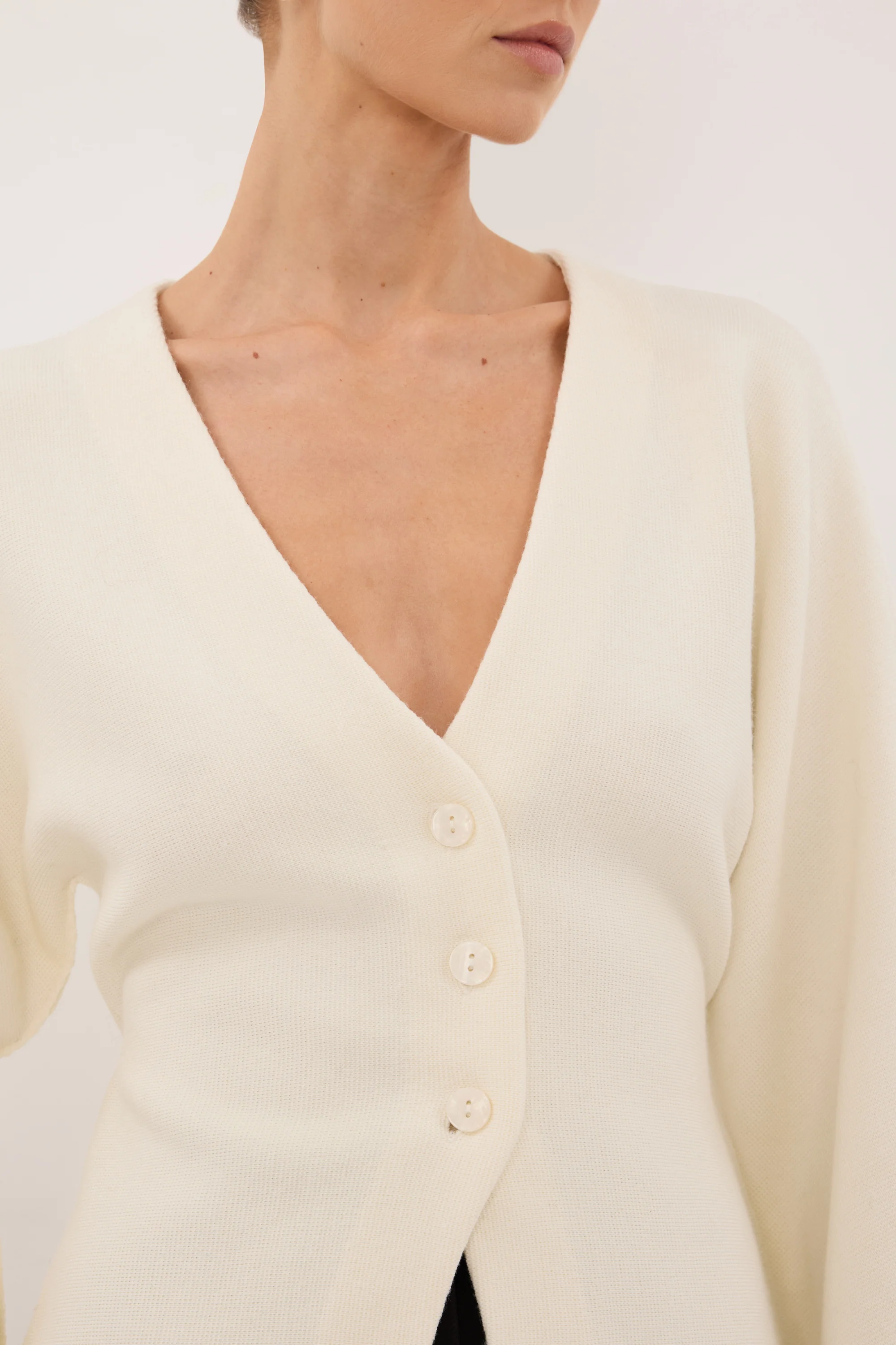 ISLA CREAM V NECK CARDIGAN - Image 5