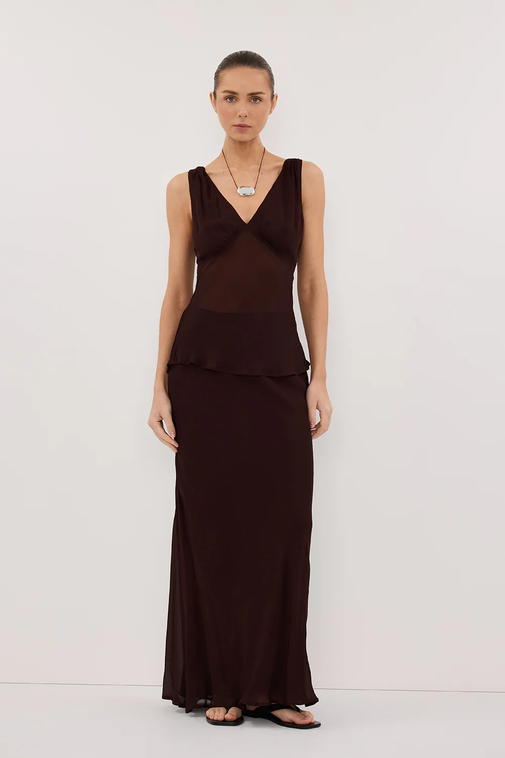 JORJA DARK CHOC SLEEVELESS V NECK TOP