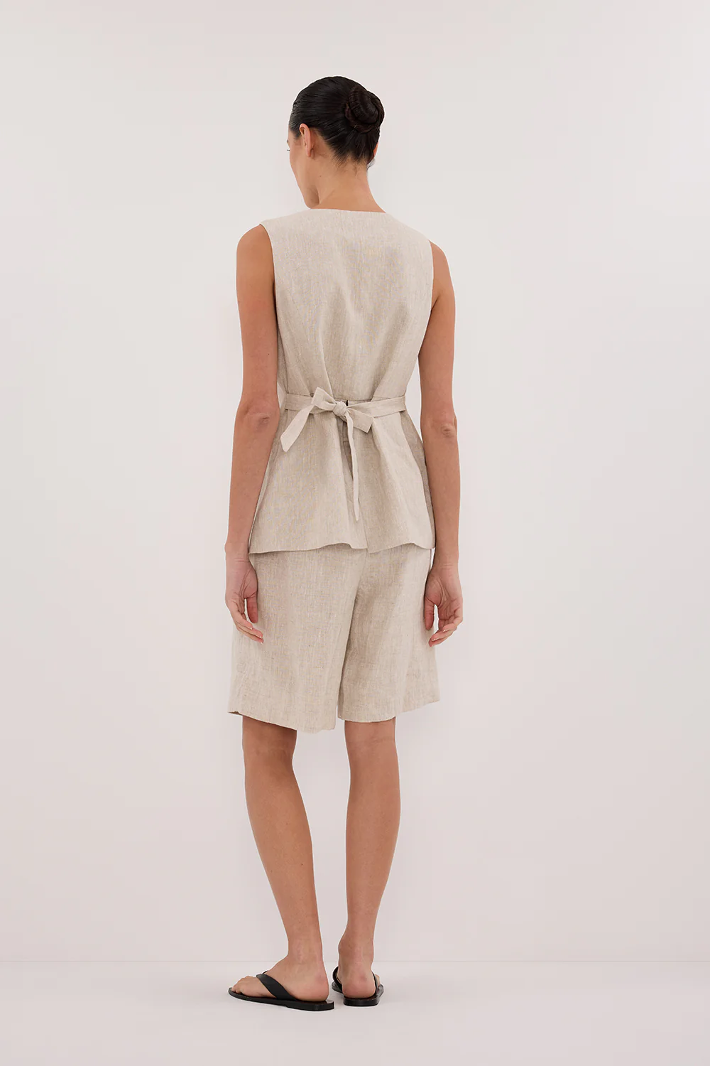 KAYLA NATURAL LINEN BERMUDA SHORT - Image 4