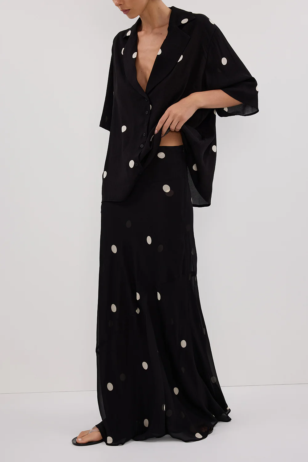 LAURA BLACK SPOT MIDI SKIRT - Image 2