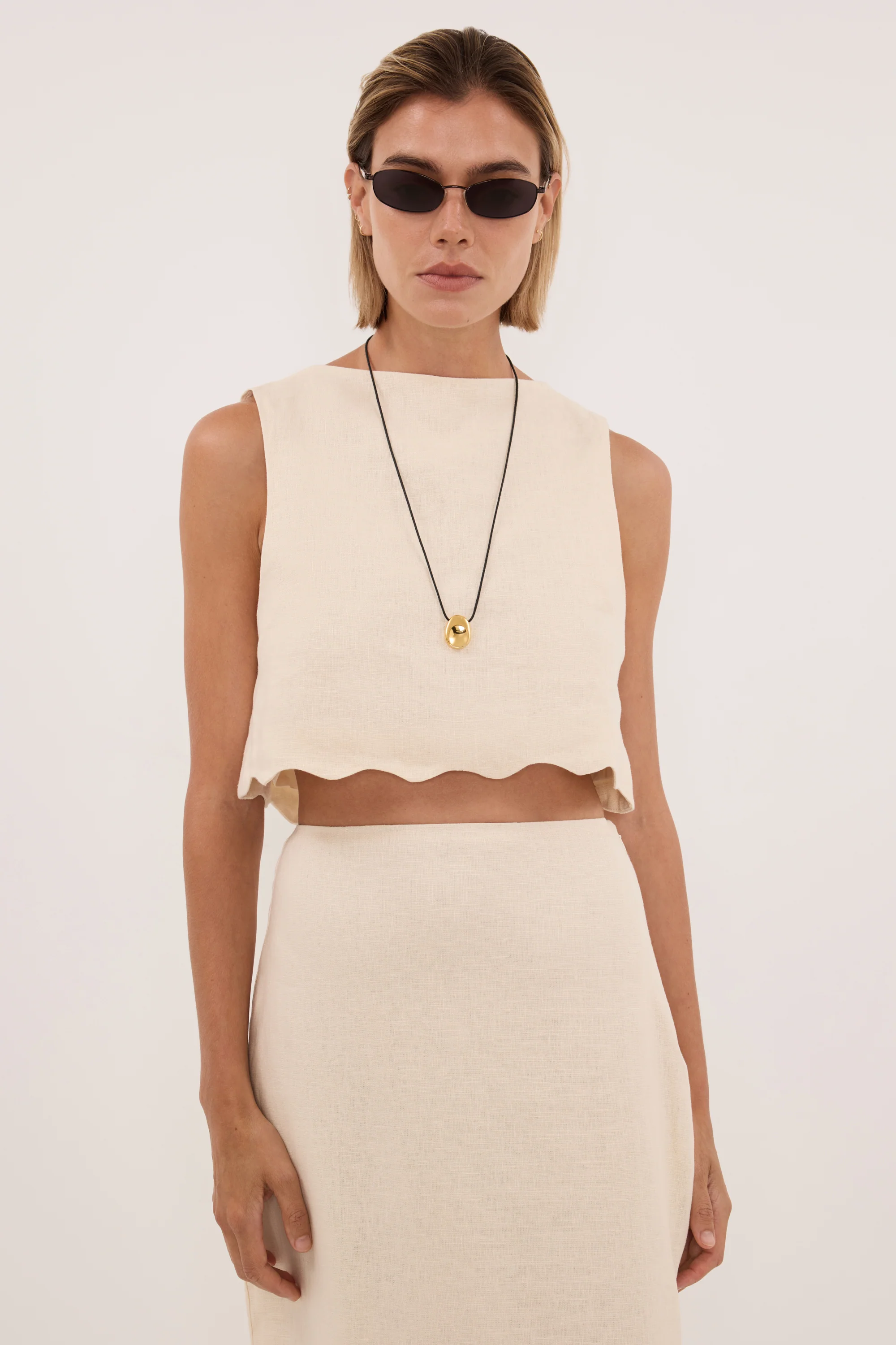 LELA SANDSTONE LINEN CROP TOP - Image 2