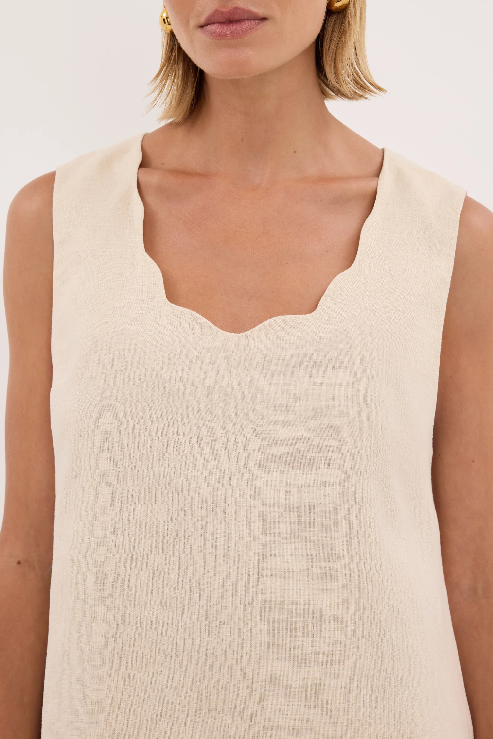 LELA SANDSTONE SLEEVELESS LINEN MINI DRESS - Image 5