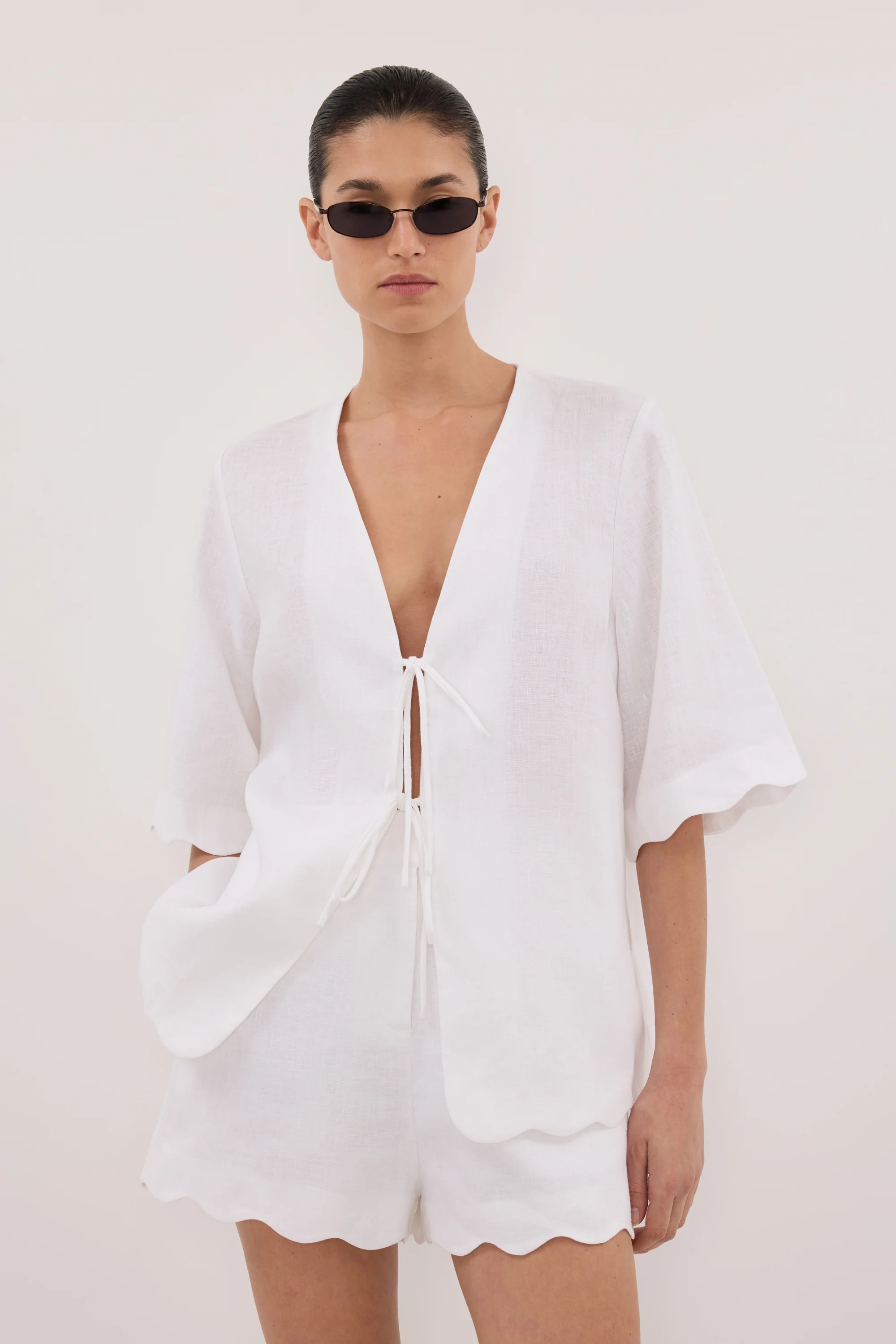 LELA WHITE LINEN SHORT - Image 2