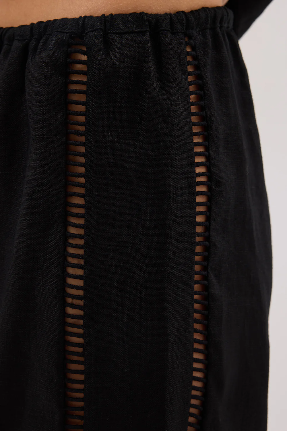 LINDSAY BLACK LINEN PANT - Image 5