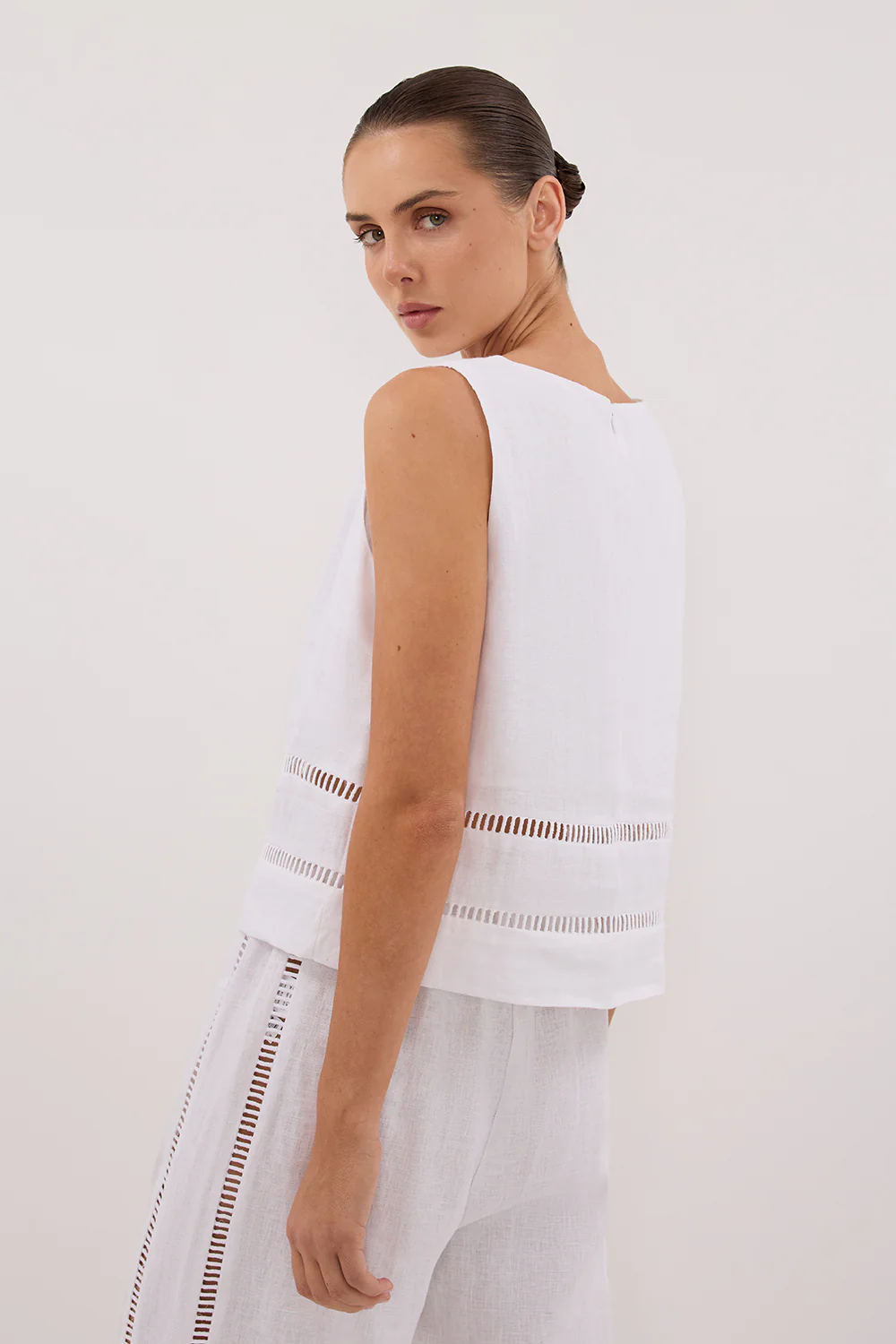 LINDSAY WHITE LINEN BOXY TOP - Image 6
