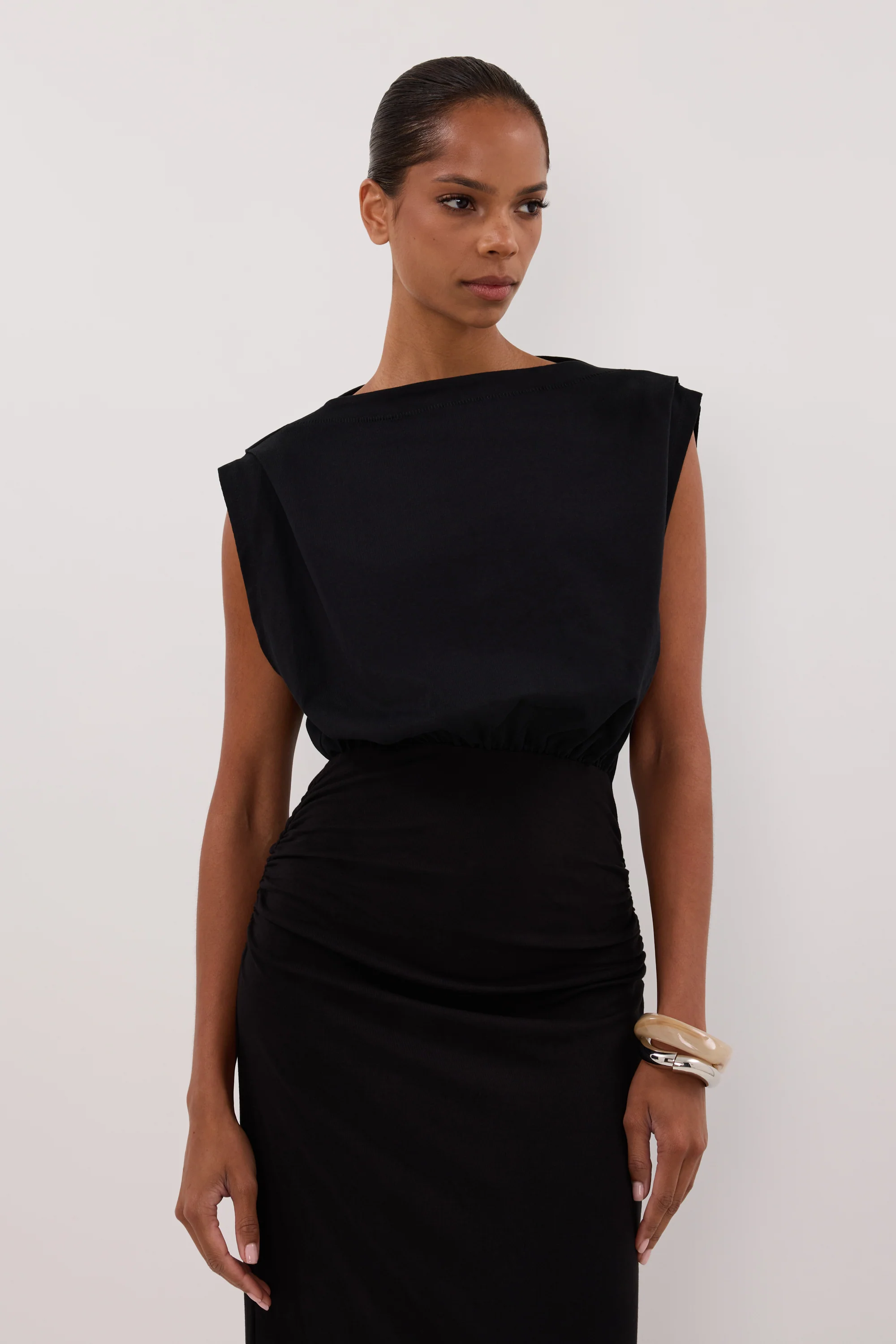 LIORA BLACK SLEEVELESS MAXI DRESS - Image 2