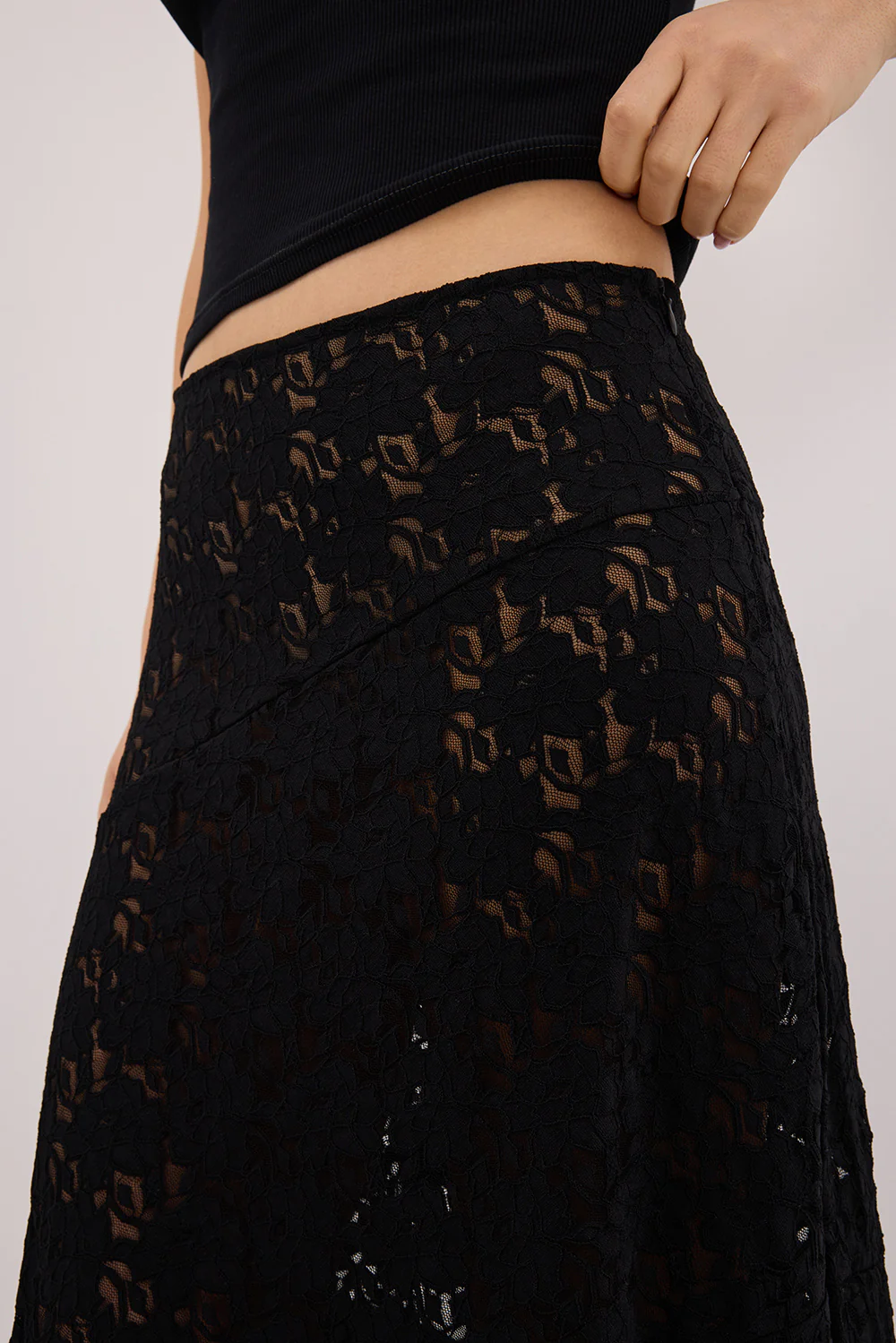 LOULA BLACK LACE MAXI SKIRT - Image 5