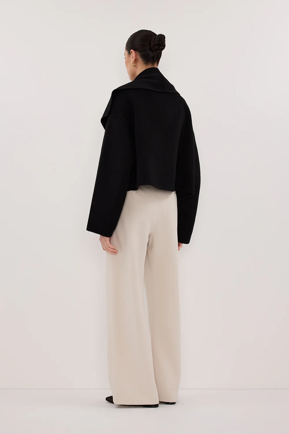 LUCIA BLACK CROPPED WOOL BLEND TRENCH COAT - Image 7
