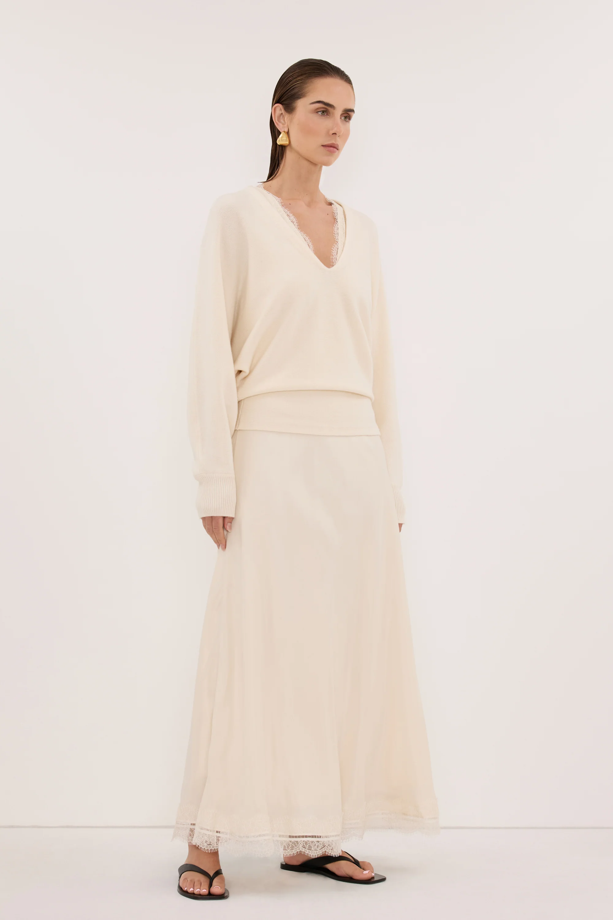 LUMI CREAM V NECK MERINO KNIT JUMPER - Image 3