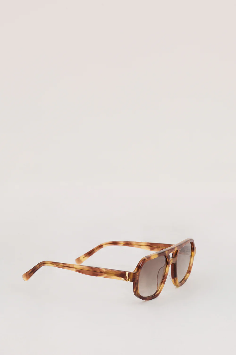 LUV LOU THE BANKS CARAMEL SUNGLASSES - Image 3