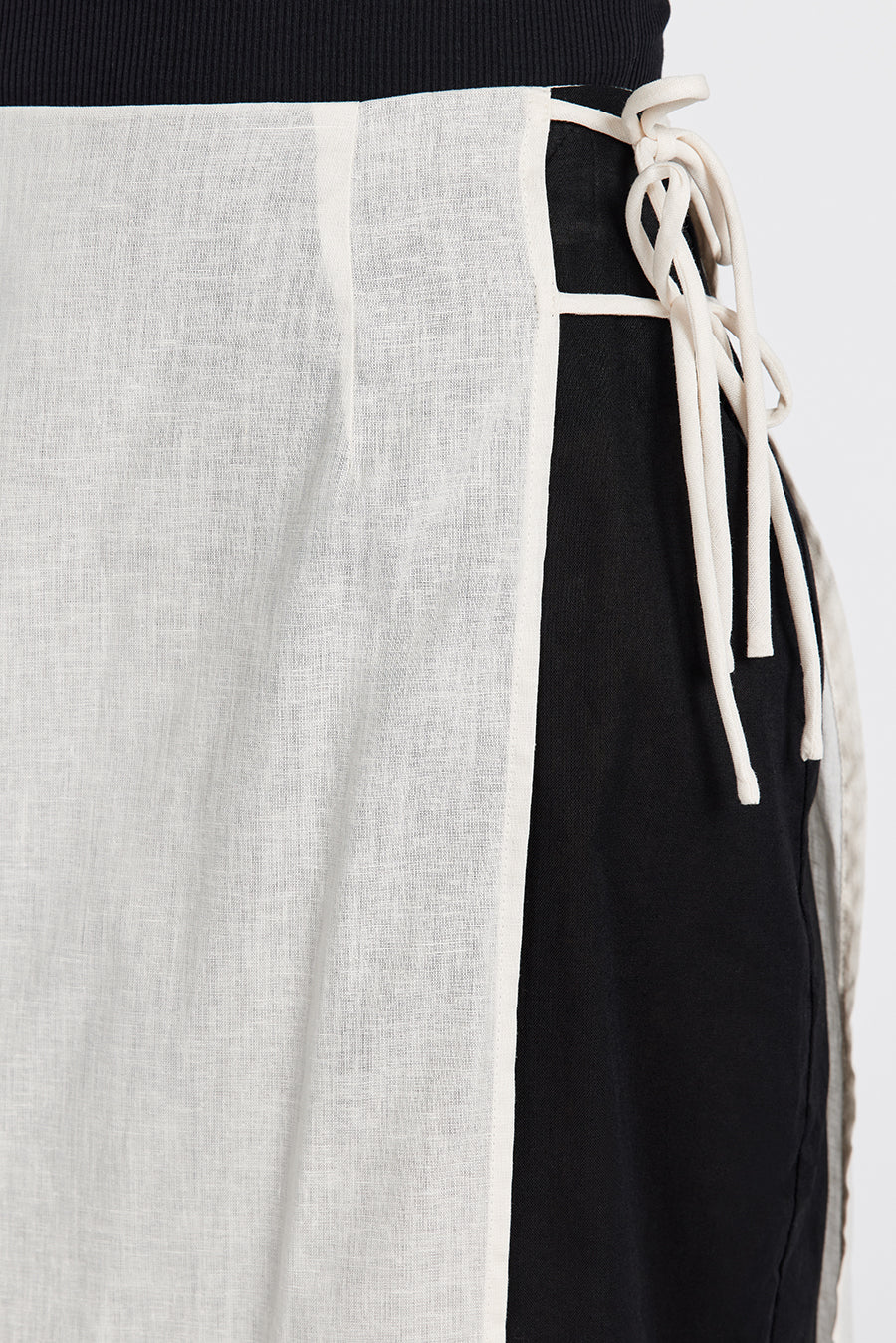 MEGAN CREAM/BLACK WRAP SKIRT - Image 5