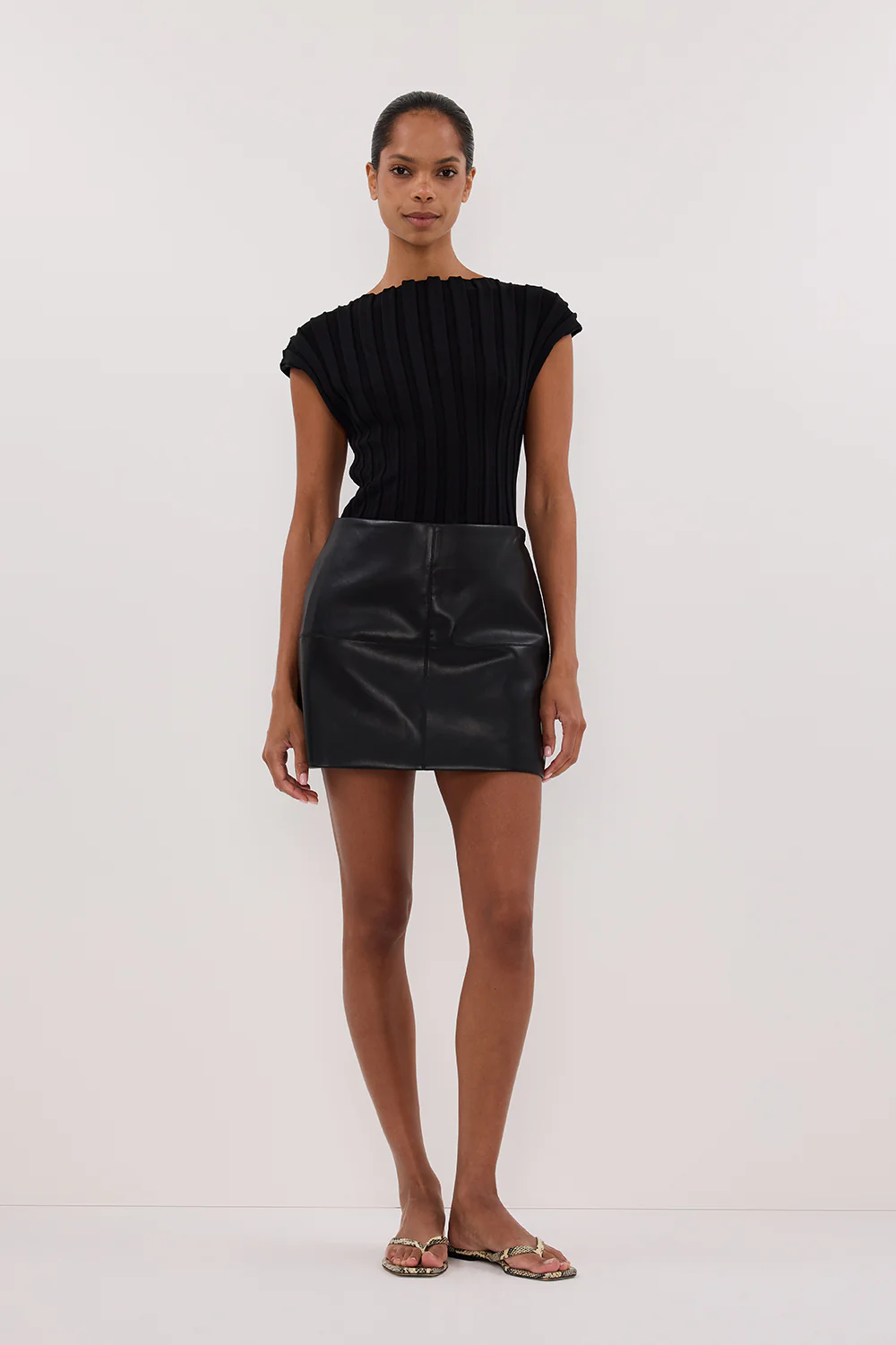 MONTY BLACK FAUX LEATHER MINI SKIRT