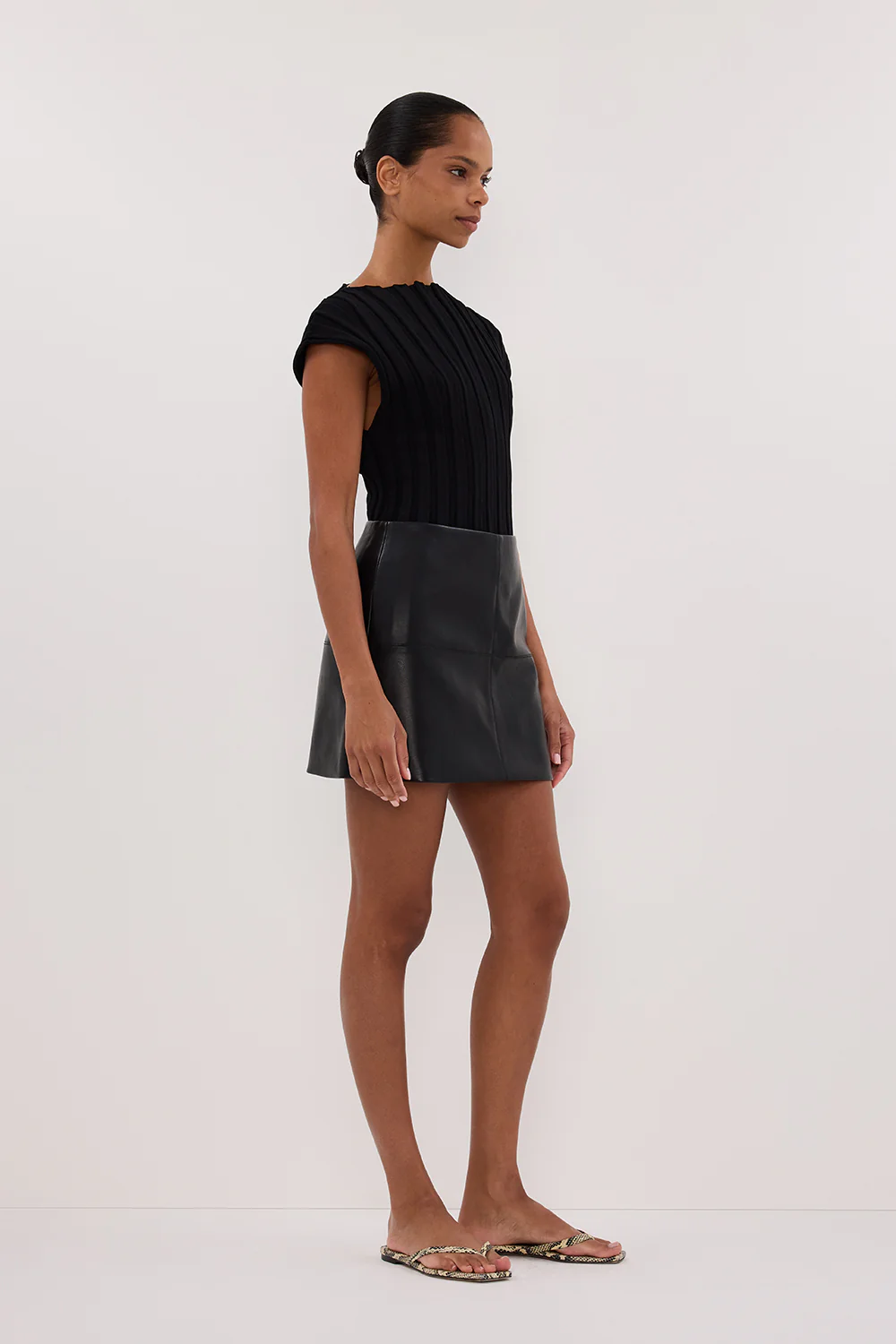 MONTY BLACK FAUX LEATHER MINI SKIRT - Image 3