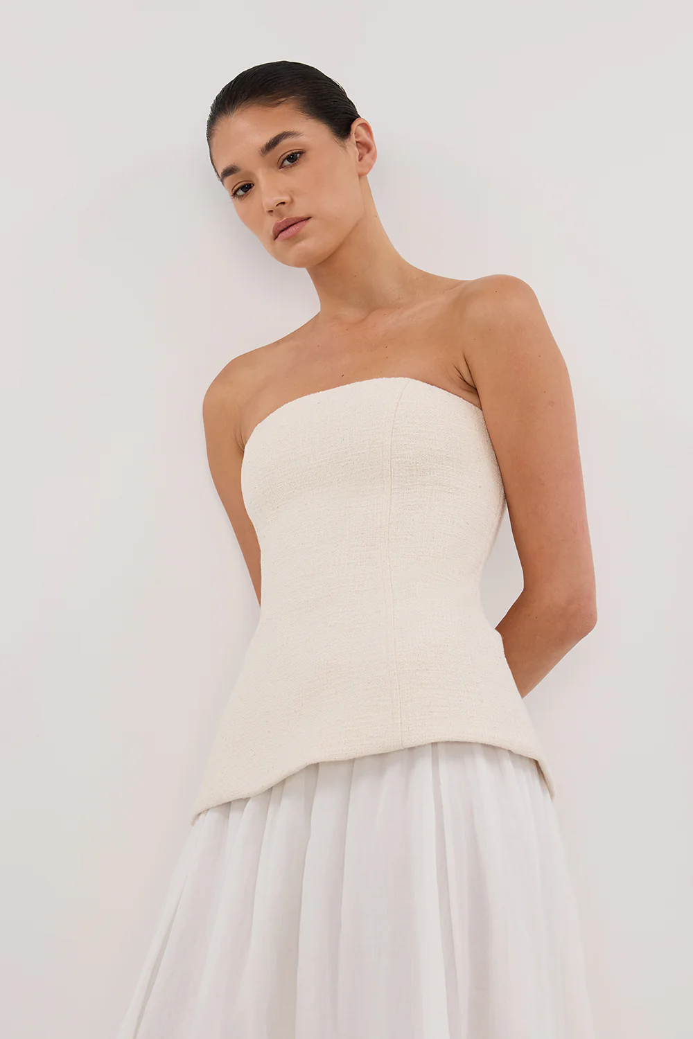 NIA NATURAL STRAPLESS TOP - Image 2