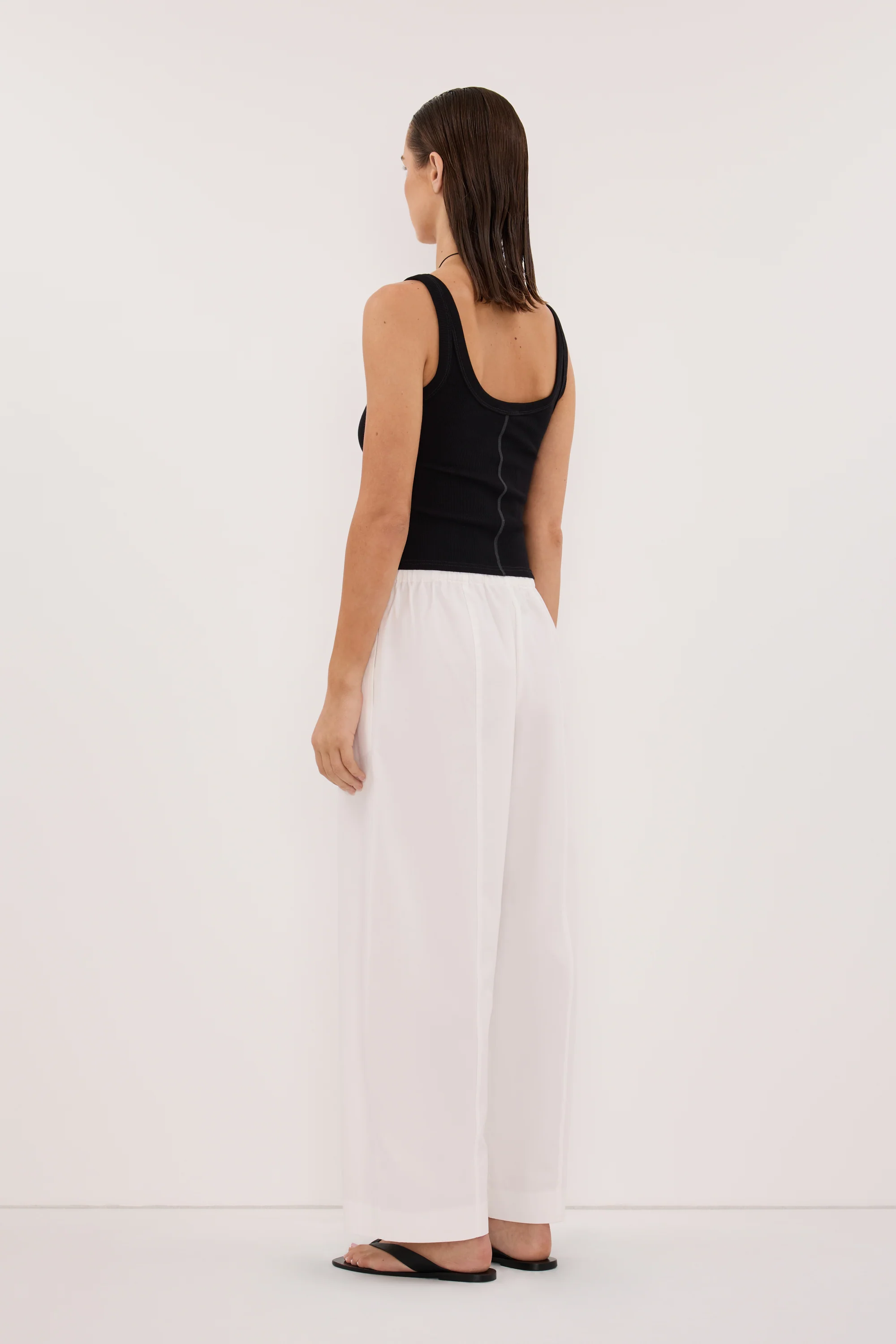 PHOEBE BLACK SCOOP NECK TANK TOP - Image 4