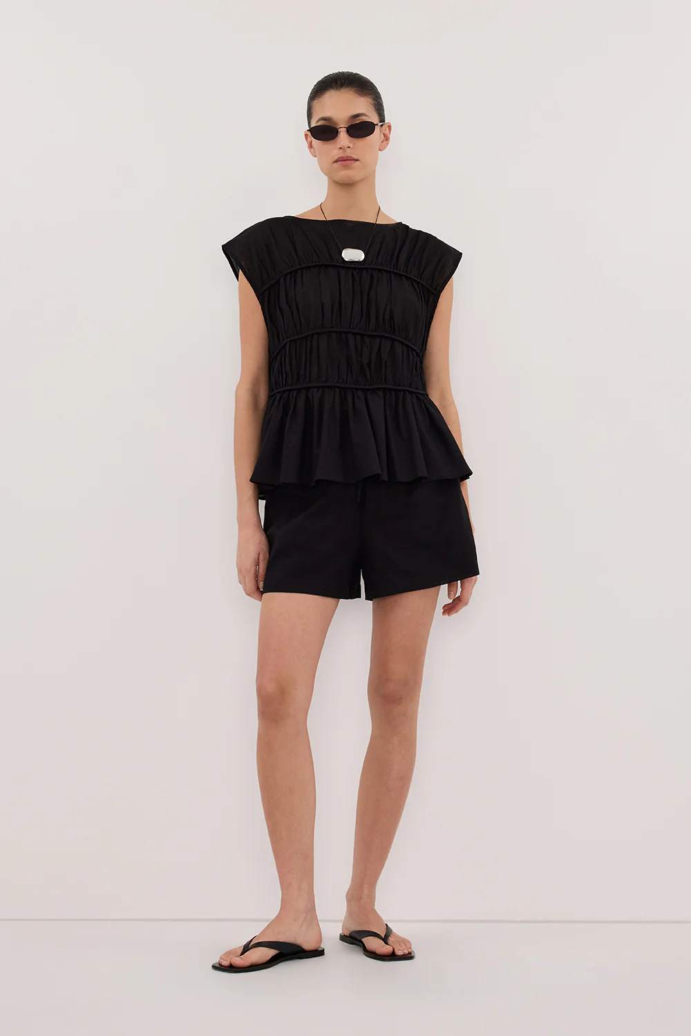 QUINN BLACK LINEN SHORT