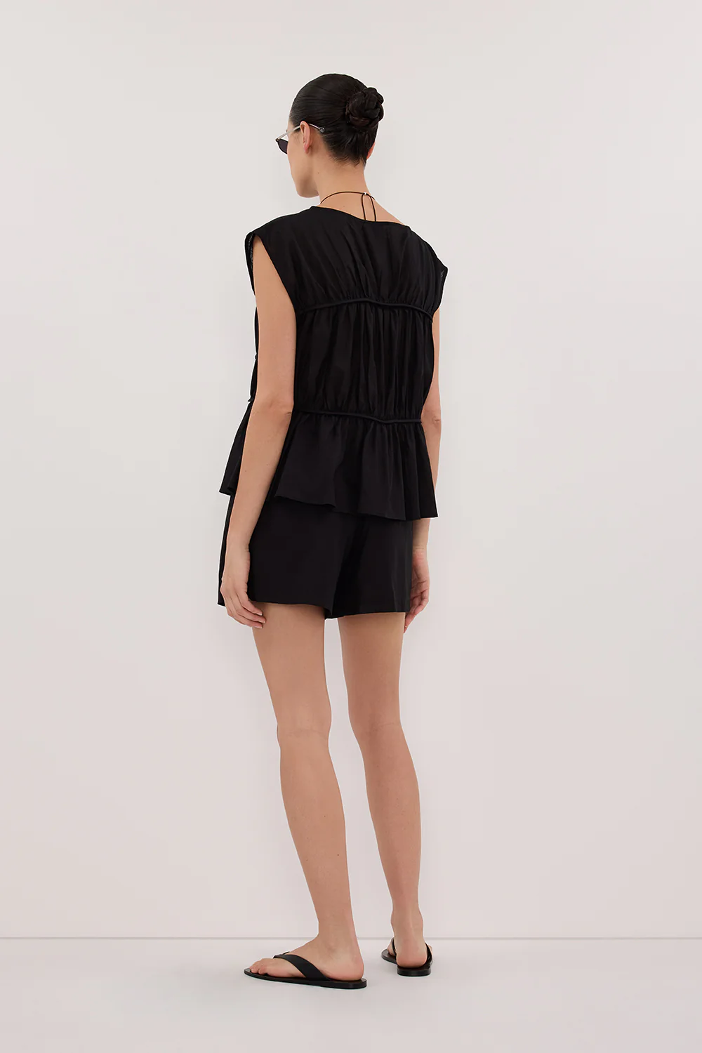 QUINN BLACK LINEN SHORT - Image 4