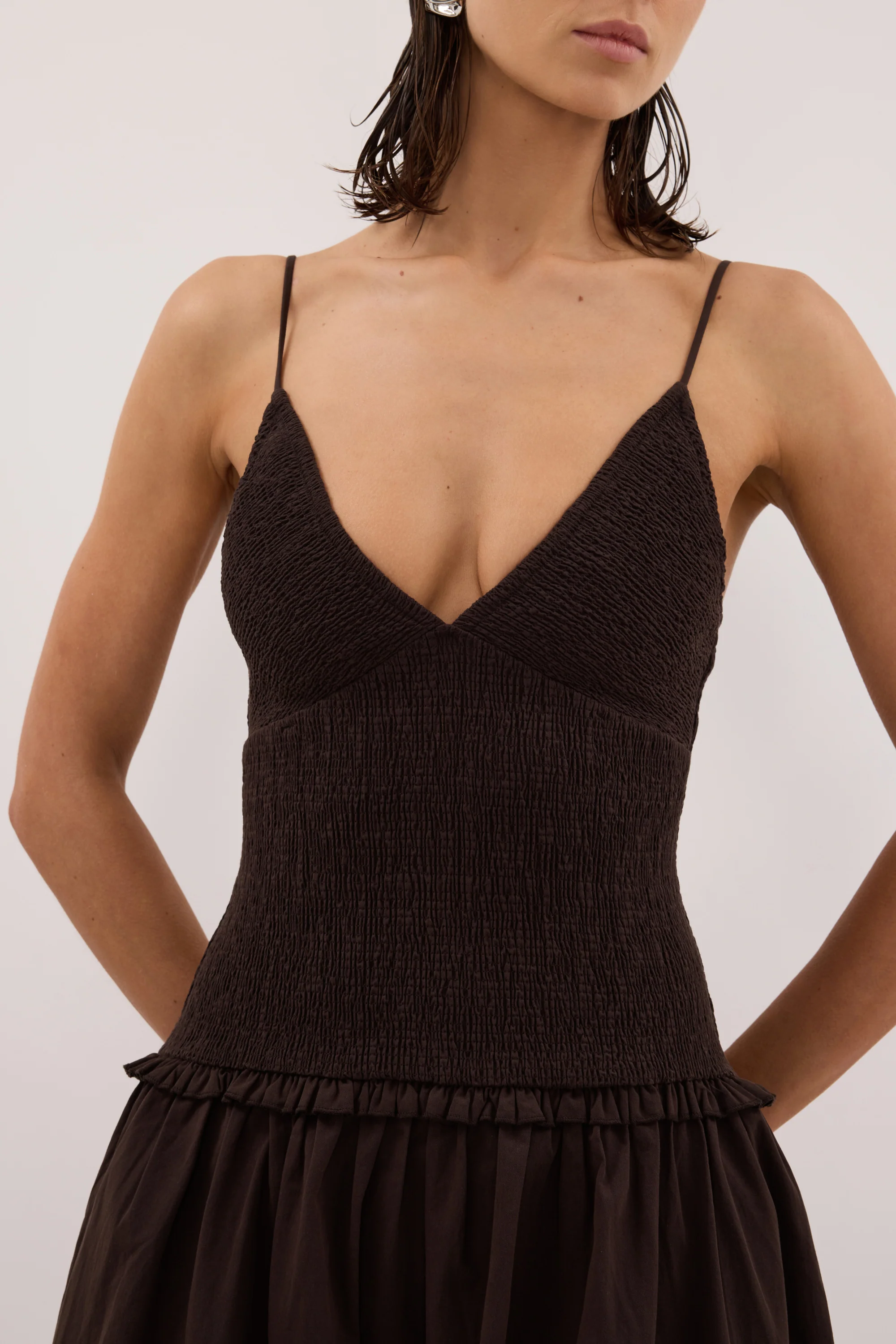 RAMONA BURNT CHOC SLEEVELESS COTTON MIDI DRESS - Image 5
