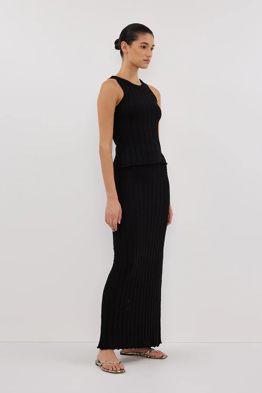 REM BLACK KNIT TOP - Image 2