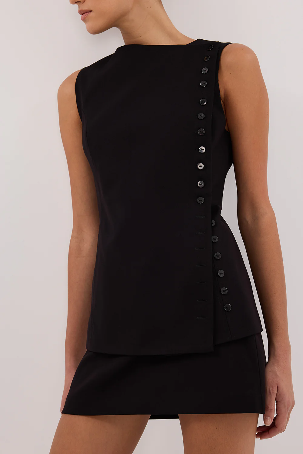 REN BLACK SIDE BUTTON VEST - Image 6