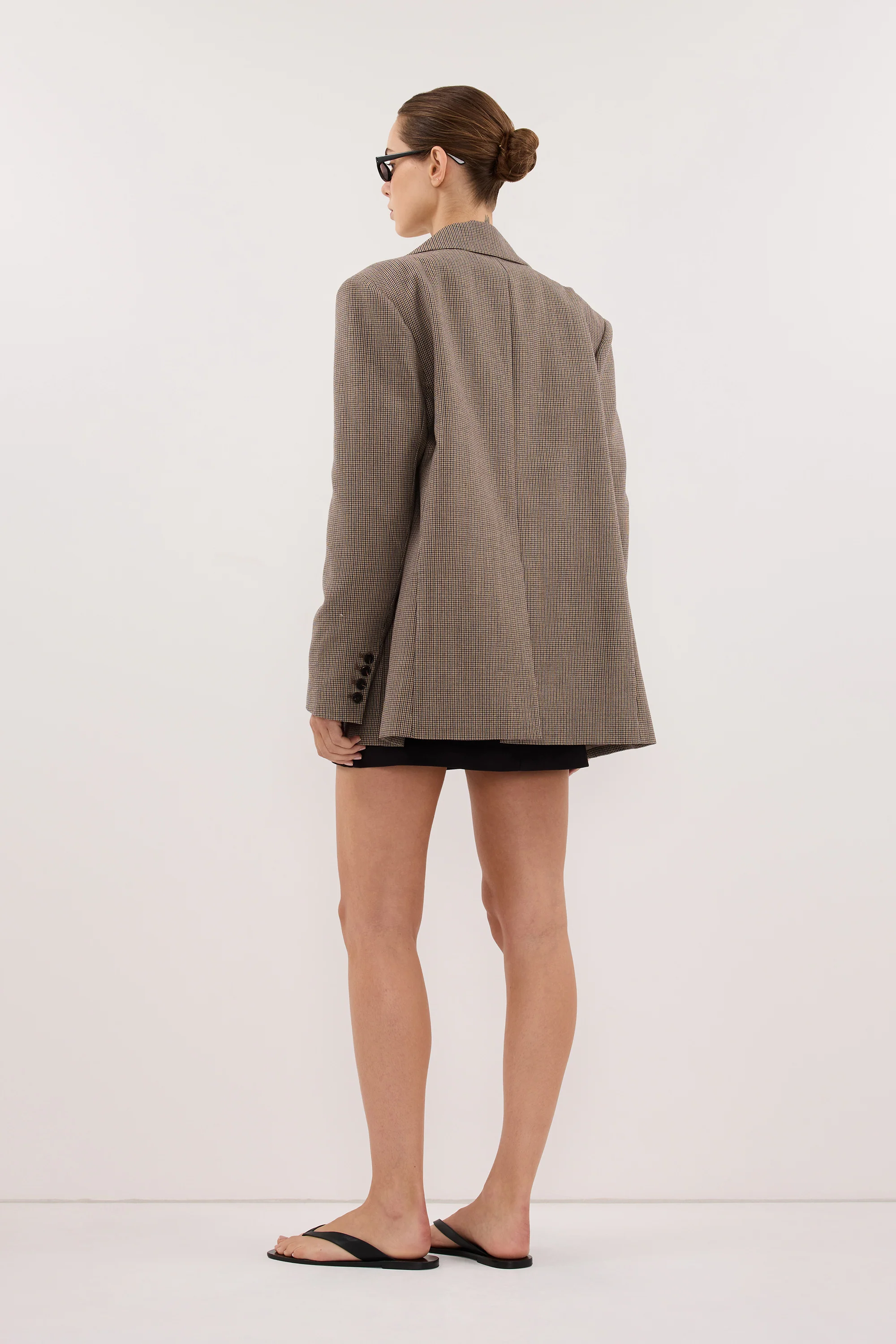 ROSLYN BLACK TAILORED SKORT - Image 4