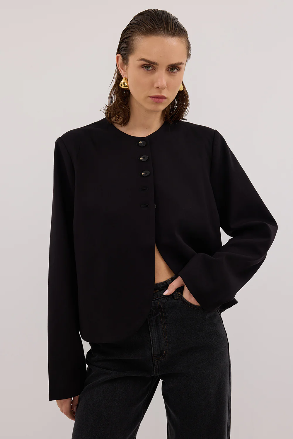 RYAN BLACK OVERSIZED CROPPED BLAZER - Image 2