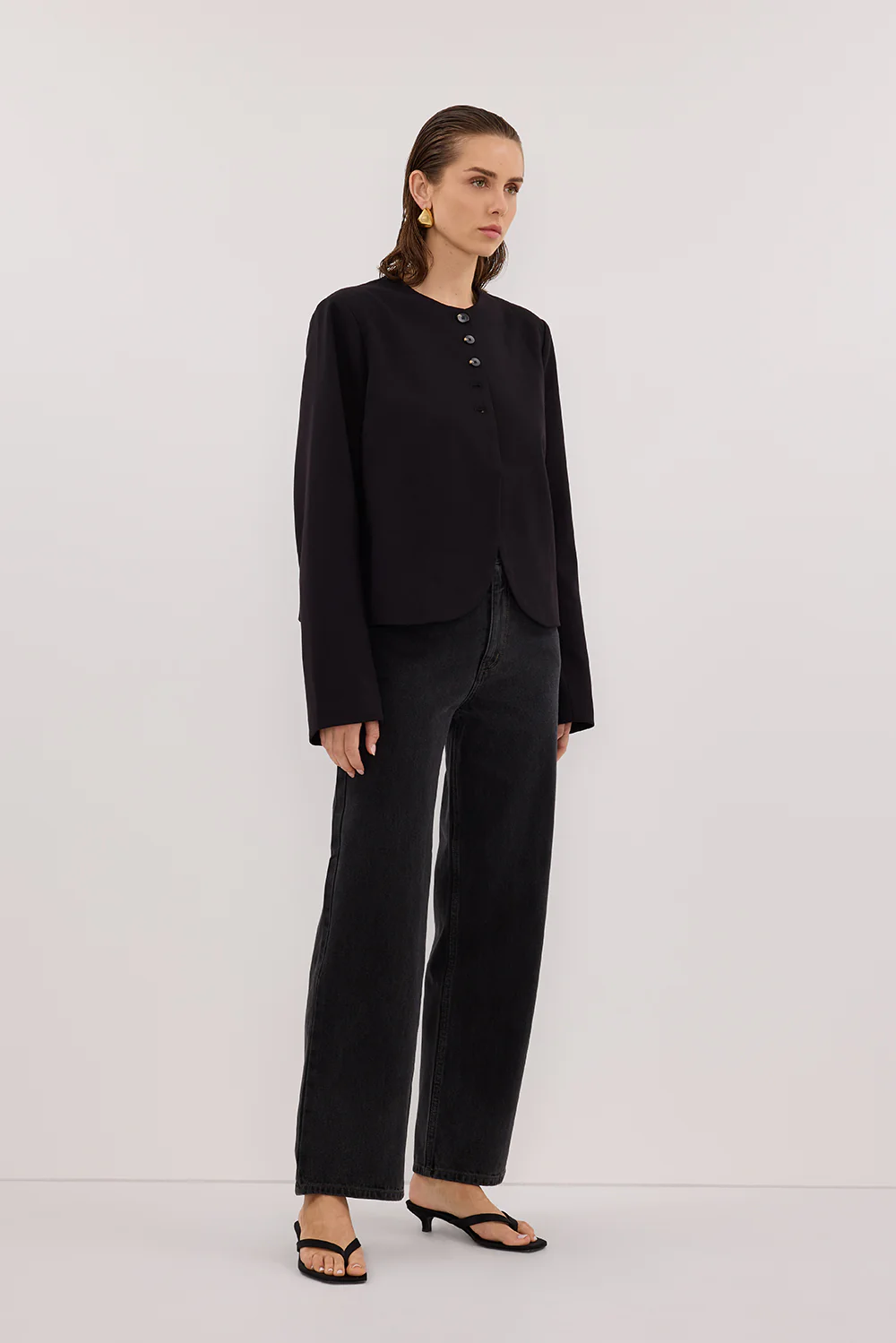 RYAN BLACK OVERSIZED CROPPED BLAZER - Image 3