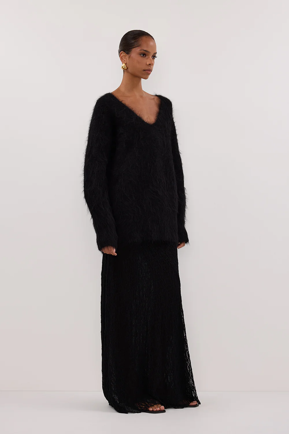 SALMA BLACK V NECK JUMPER - Image 3