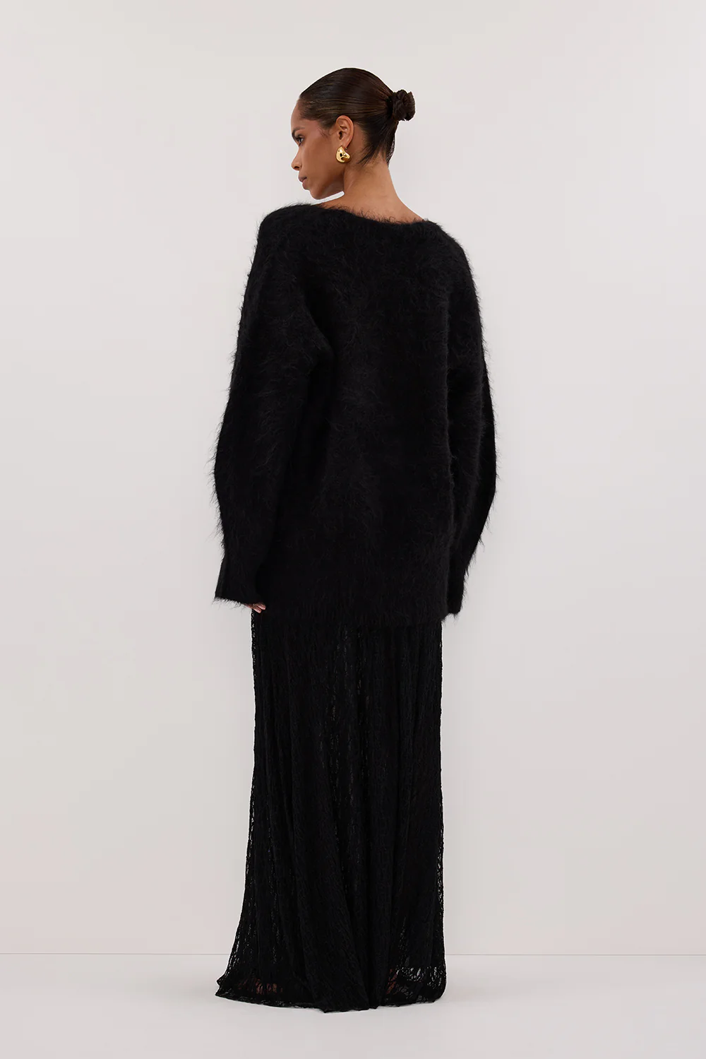 SALMA BLACK V NECK JUMPER - Image 4