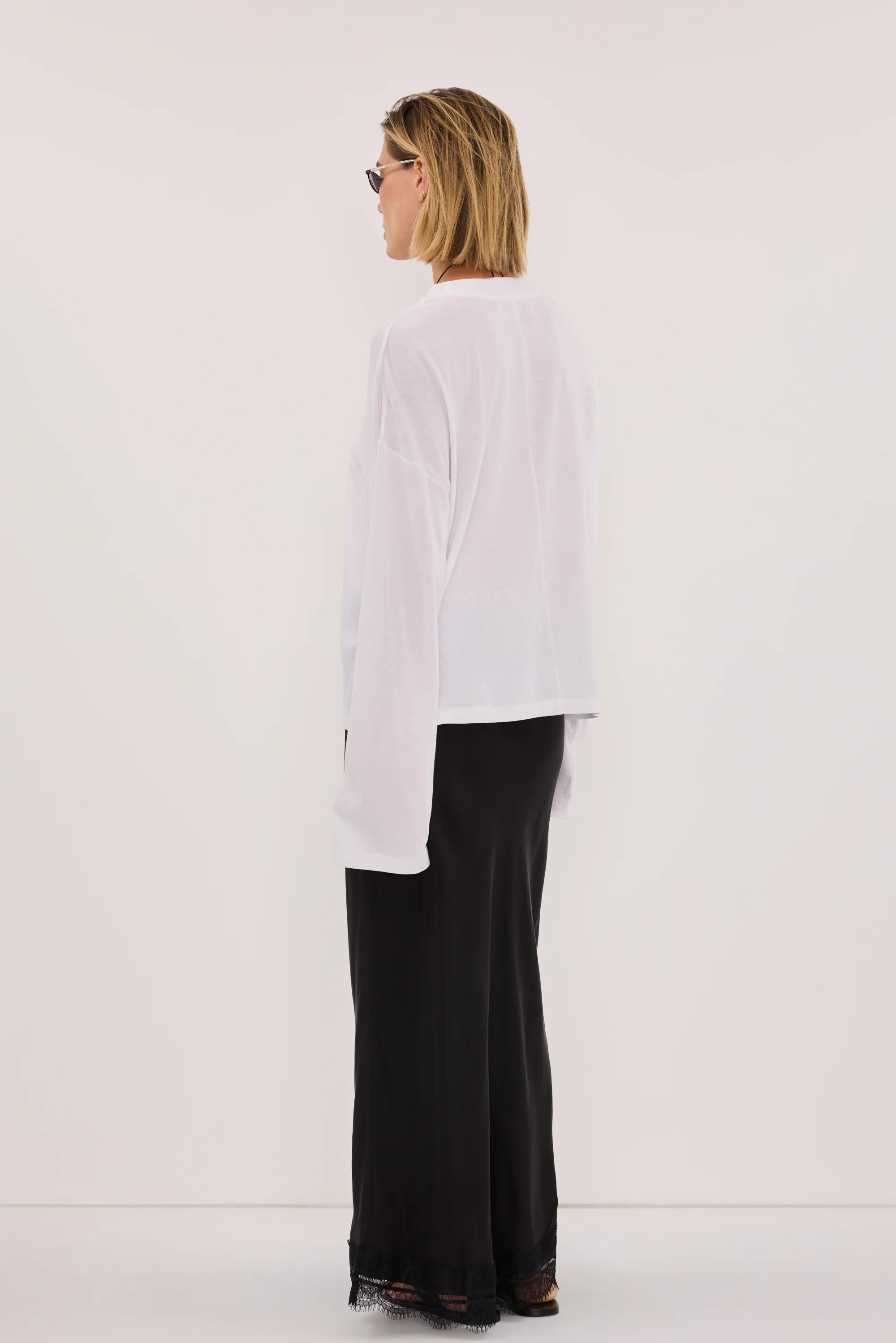 SLOANE WHITE LONG SLEEVE CREW KNIT TOP - Image 4
