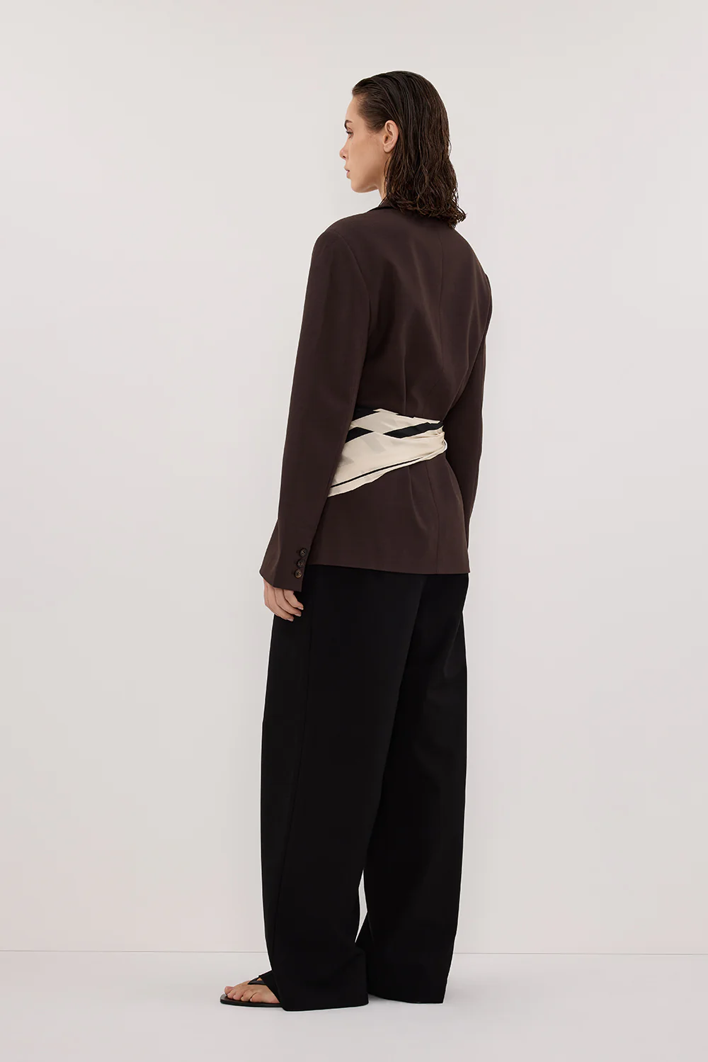 SURI ESPRESSO CINCHED BLAZER - Image 4