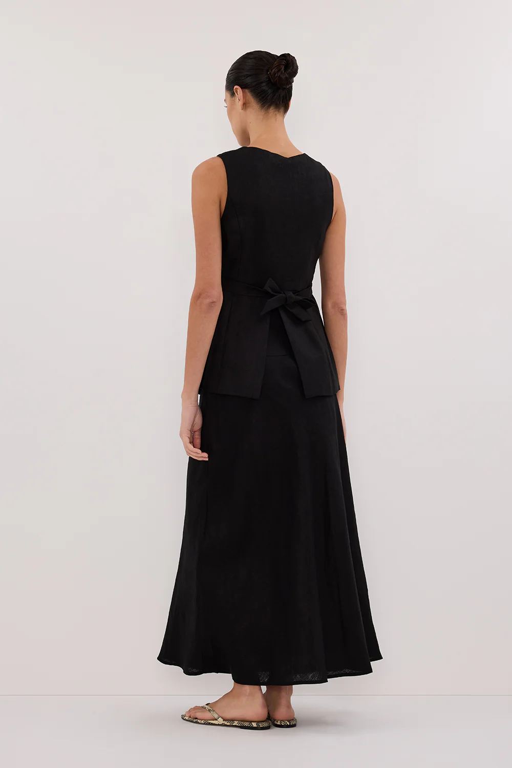 TYRA BLACK LINEN MIDI SKIRT - Image 4