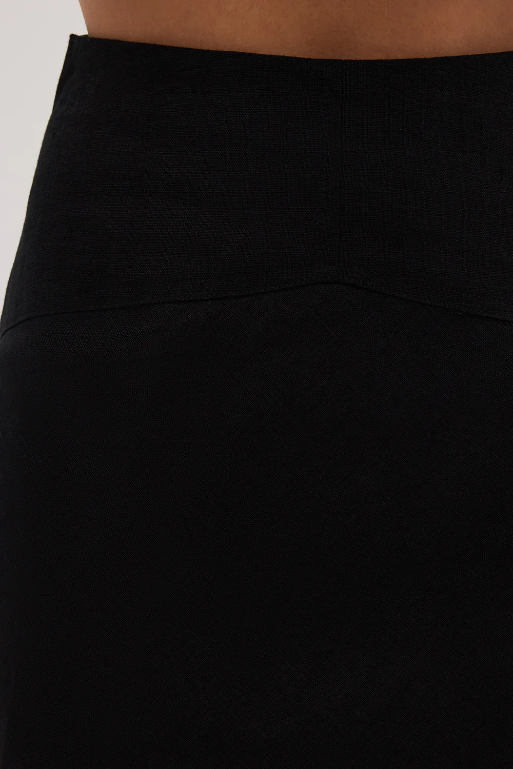 TYRA BLACK LINEN MIDI SKIRT - Image 5